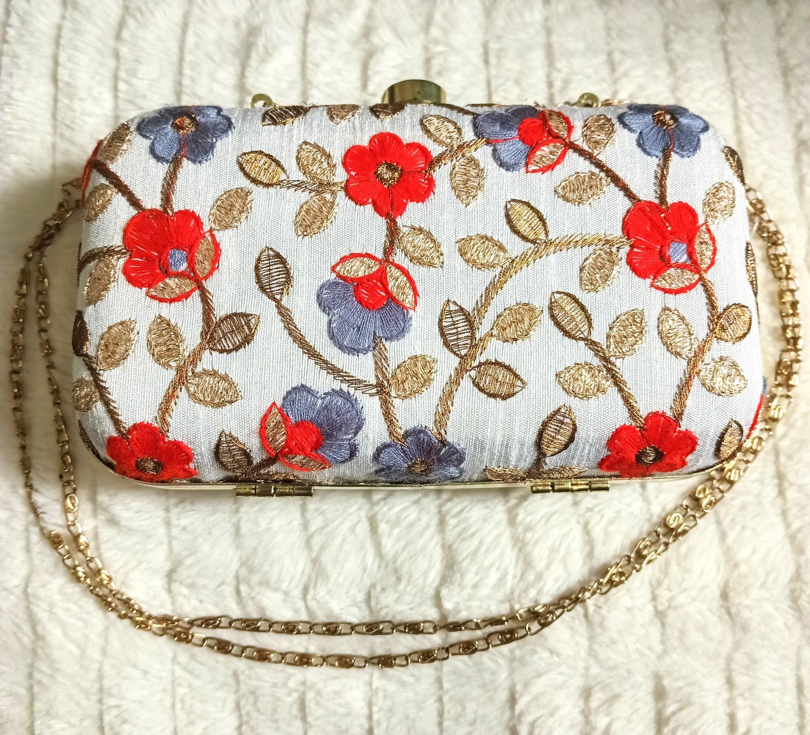 Vintage Floral Embroidered Clutch Purse