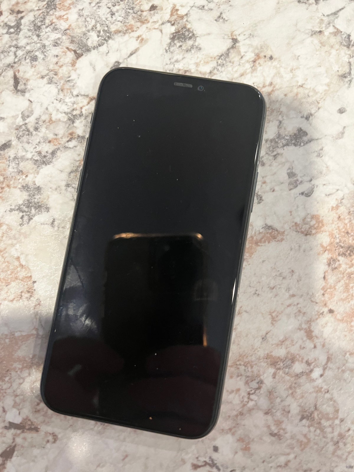 Apple iPhone outlets 11 Pro