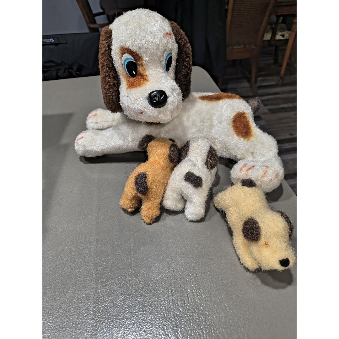 Vintage 1960's Alps Dog Family Mama & Nursing Puppies Japan Animated (Works)