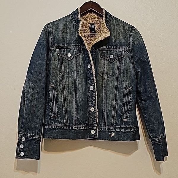 - GAP Vintage fully lined, Sherpa Denim Jacket medium