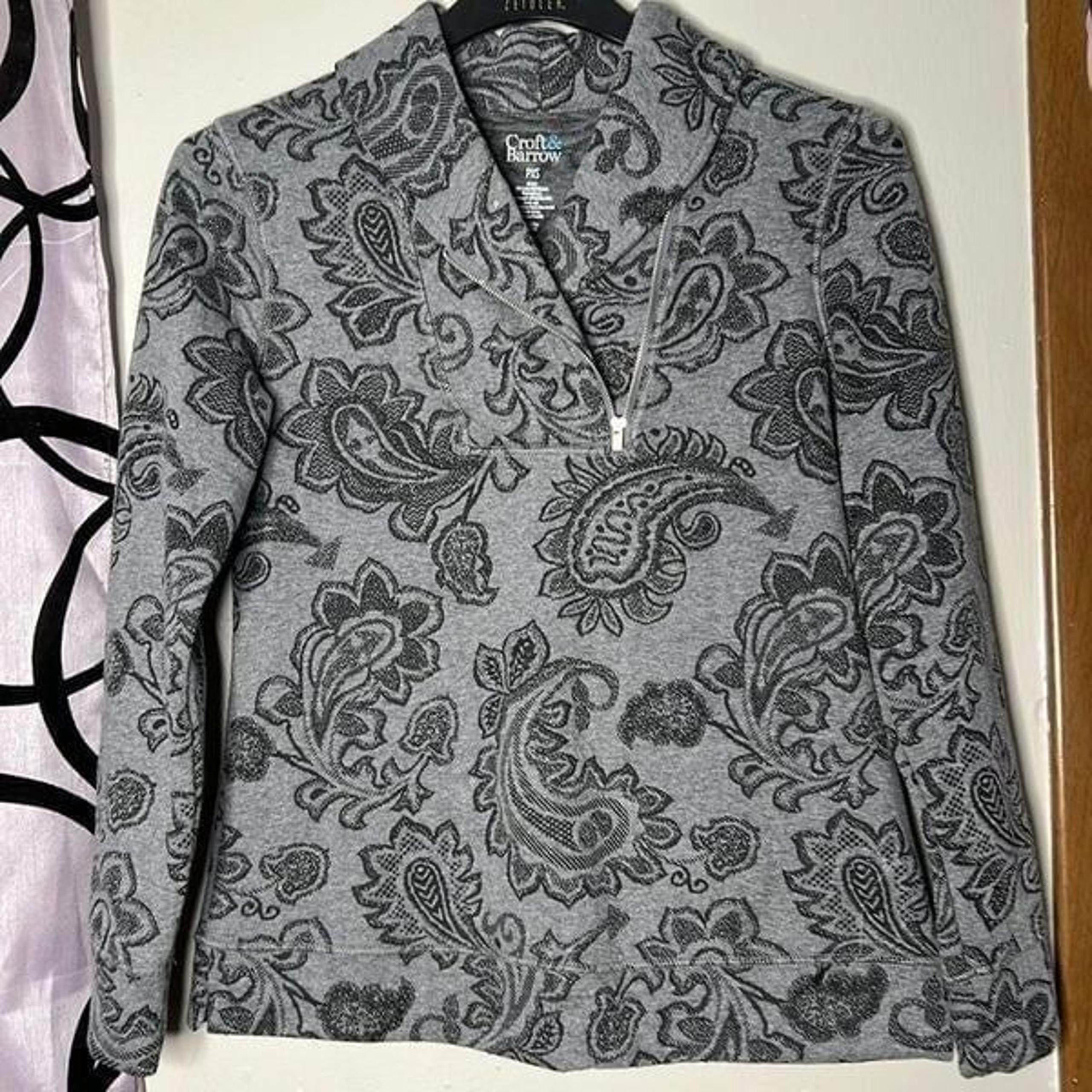 Croft & Barrow Pull-Over Paisley Sweatshirt in Gray PXS