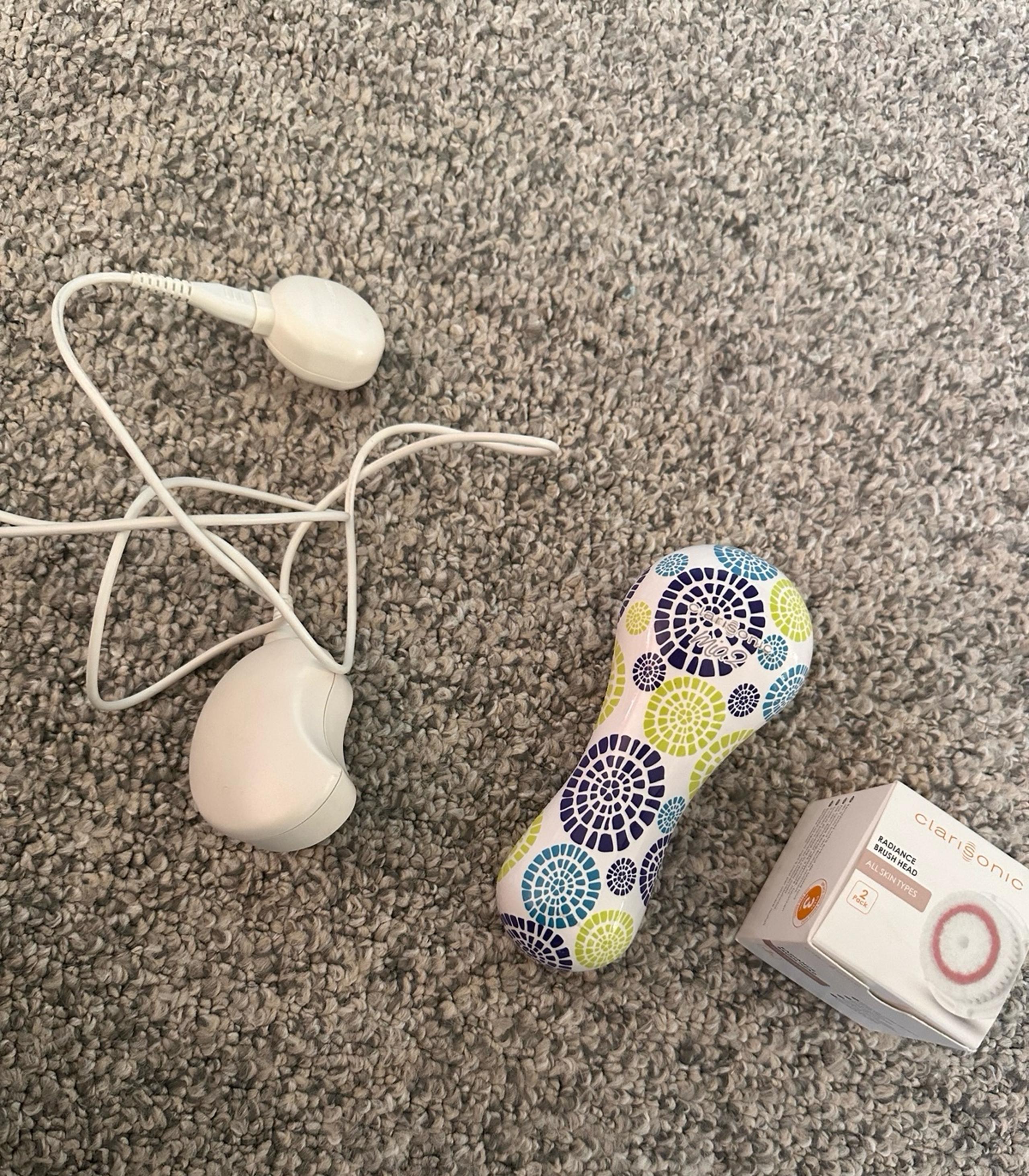 Clarisonic Mia 2 face washing brush