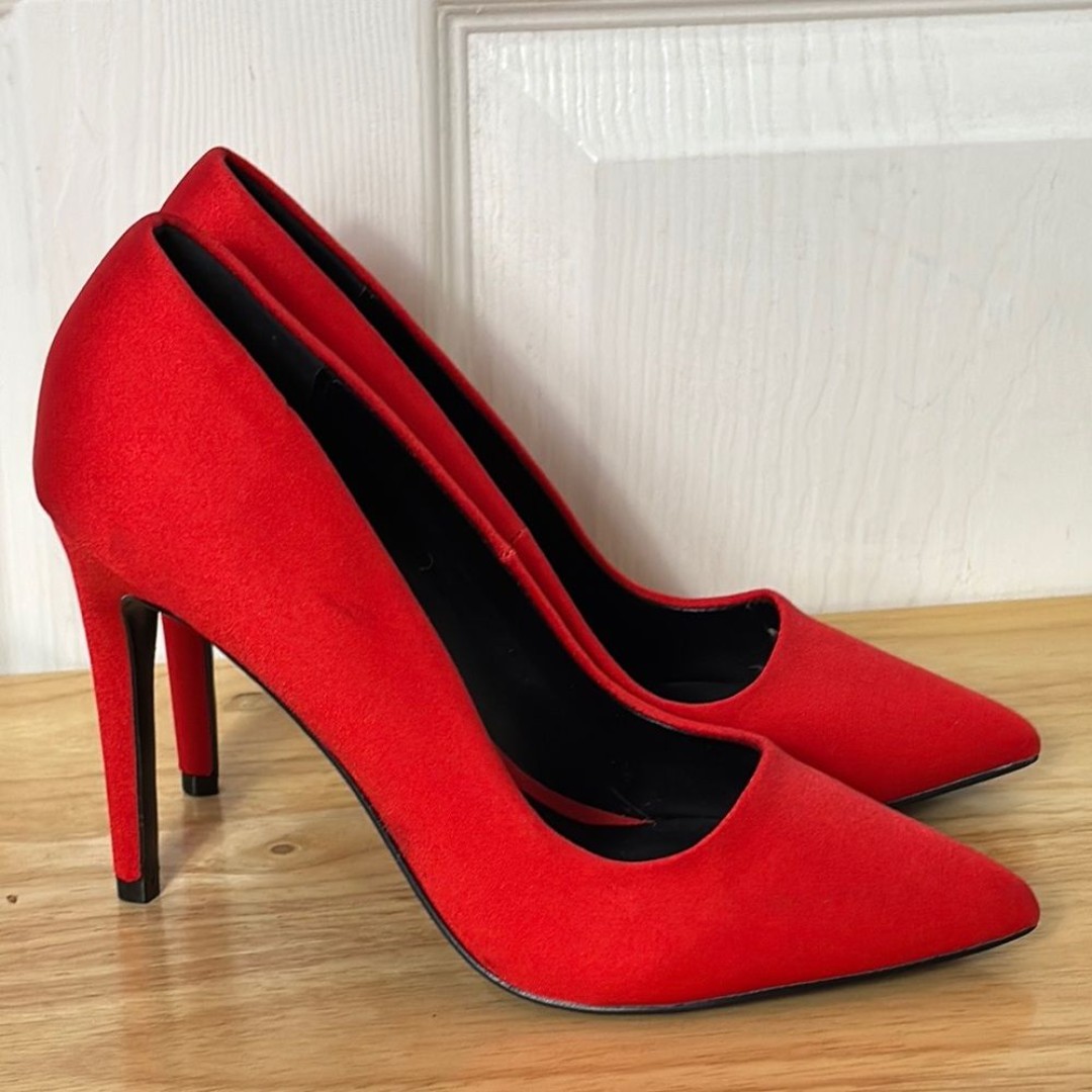 NEW NWOT Call It Spring Red pumps size 7 pointed toe