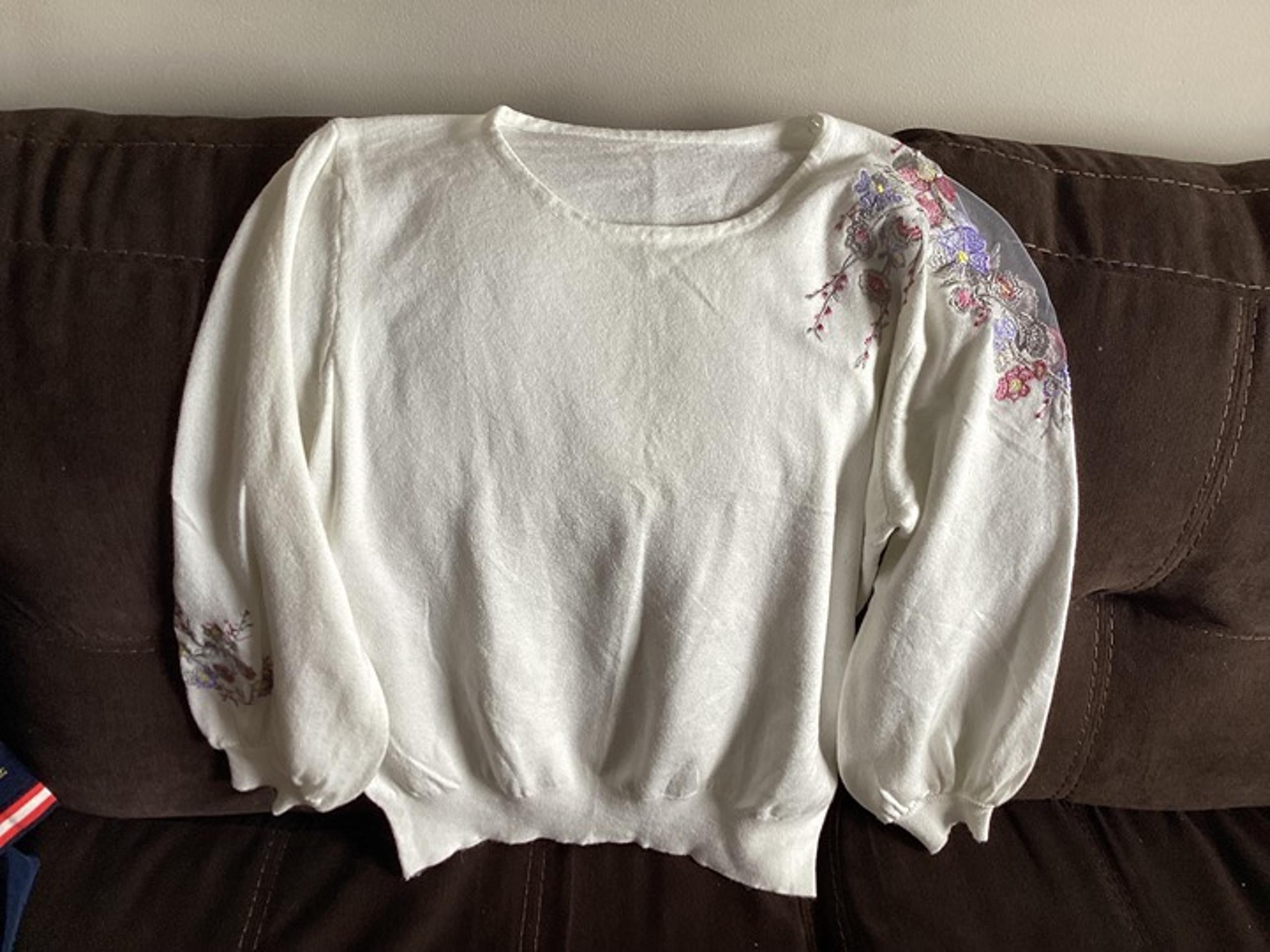 New White Lady”s Shirt with Floral Design size small