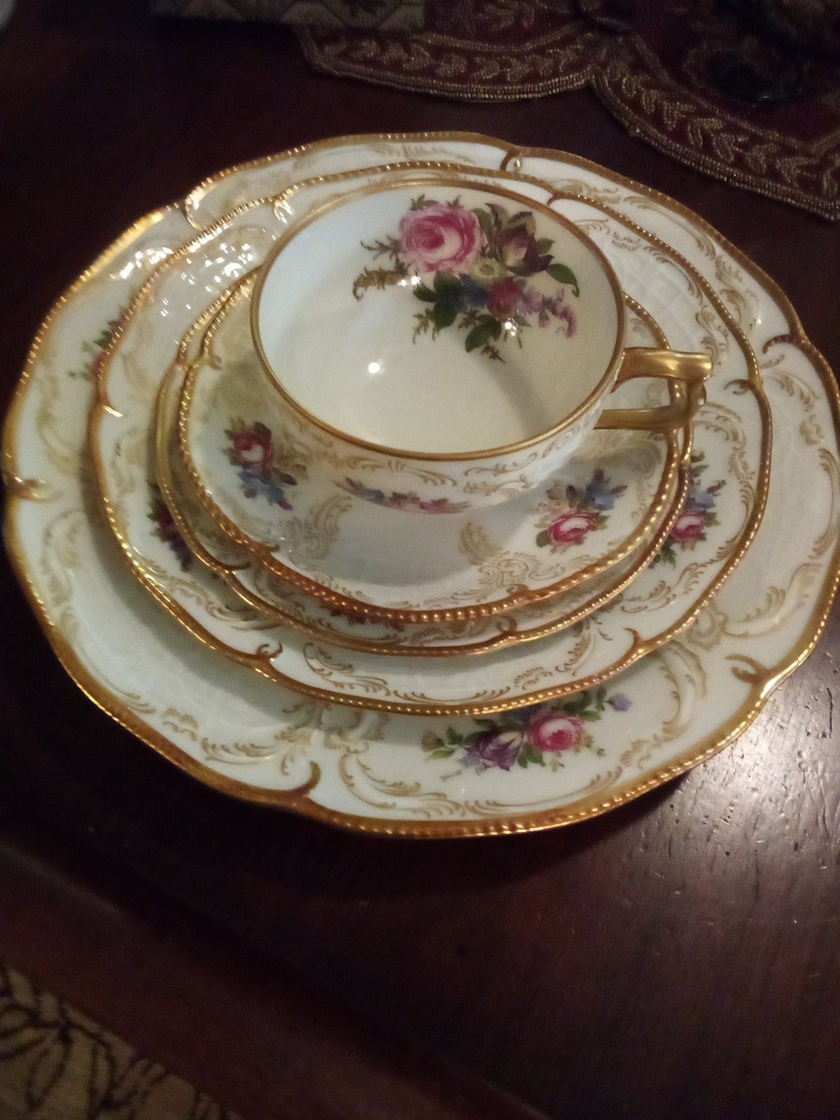Rosenthal Continental Diplomat Classic Rose Center Gold 5 piece china setting