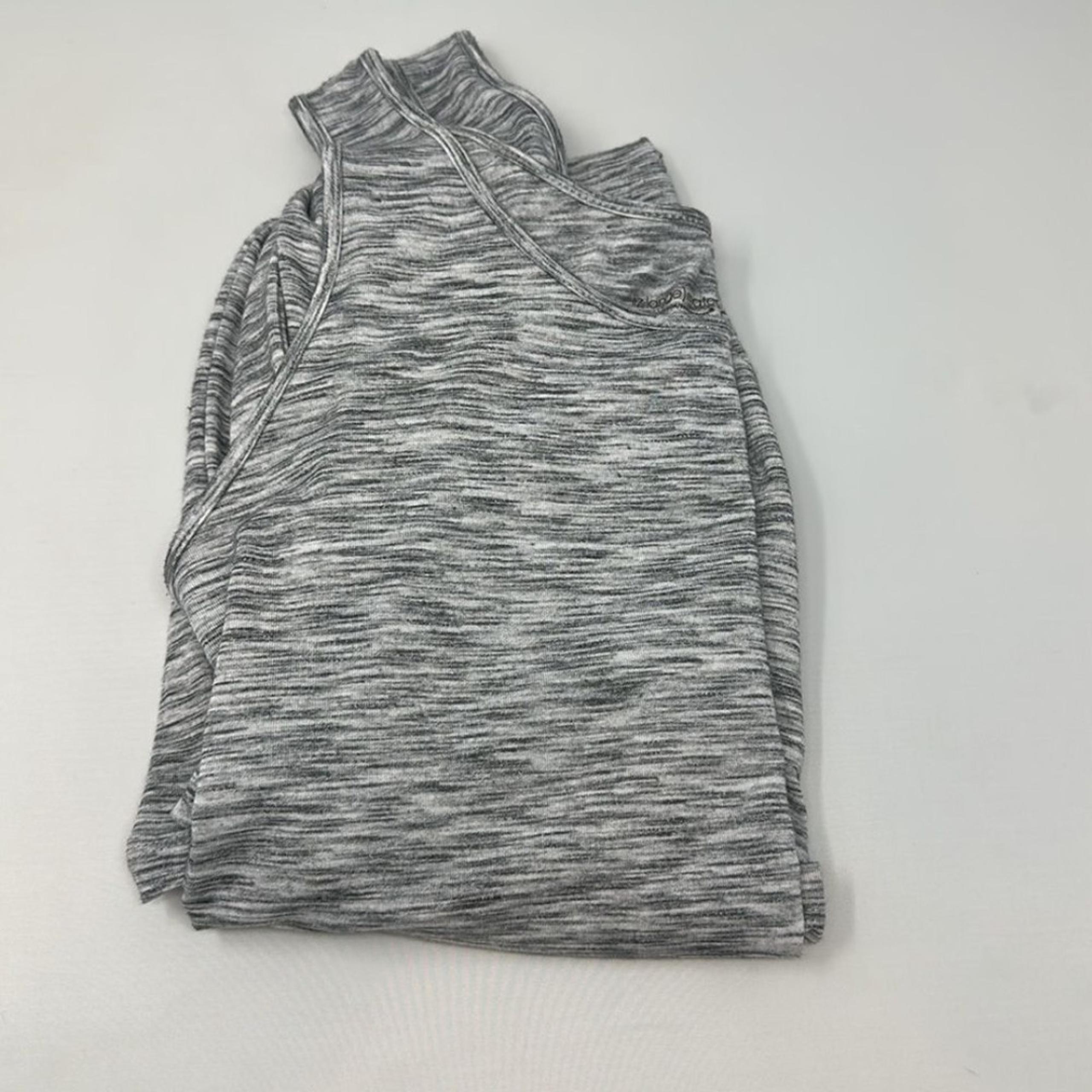 Liz Lange Maternity Medium gray sleeveless dress