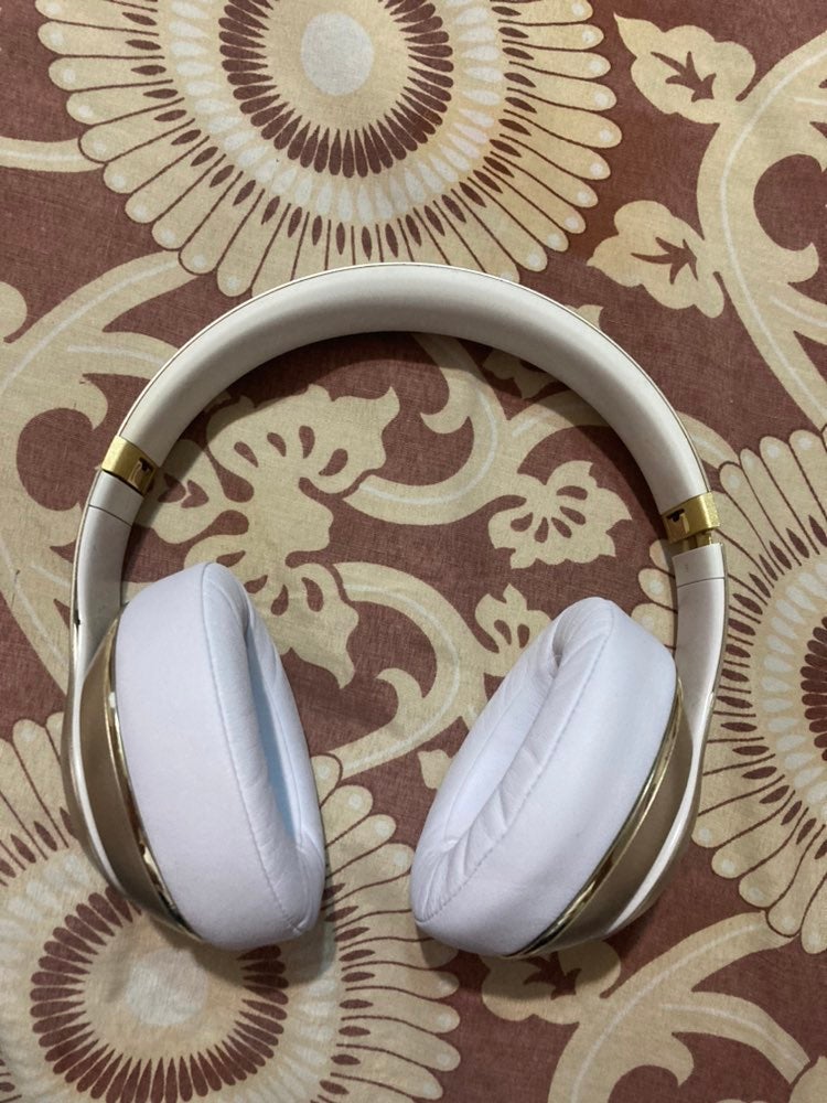 Beats wireless Headphones