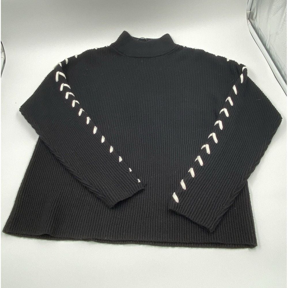 Tahari Black White Contrast Stitch Sweater Size Medium NWT