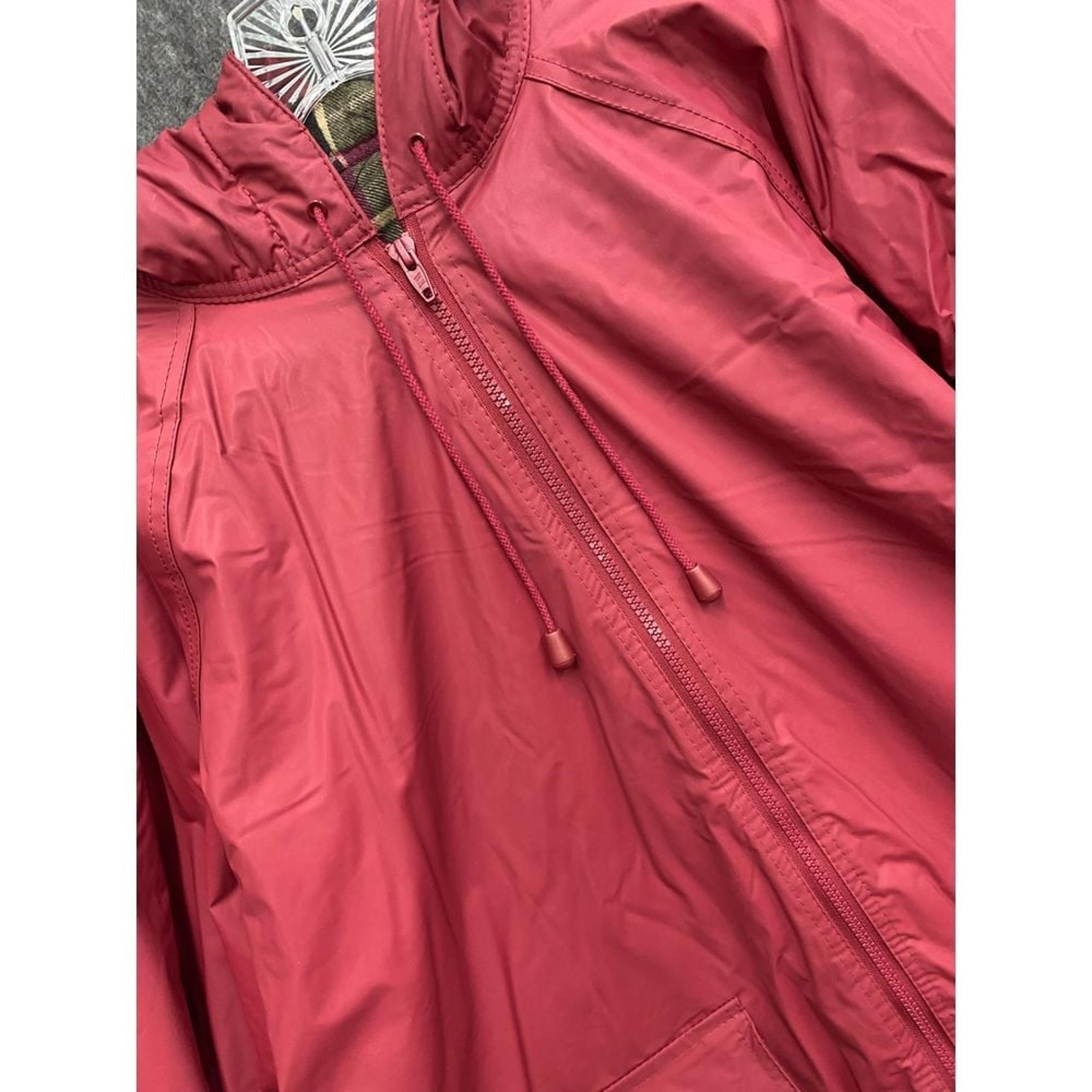 Misty Harbor Women's 2X Red Waterproof Rain Jacket Full Zip Lined Hooded Slicker
