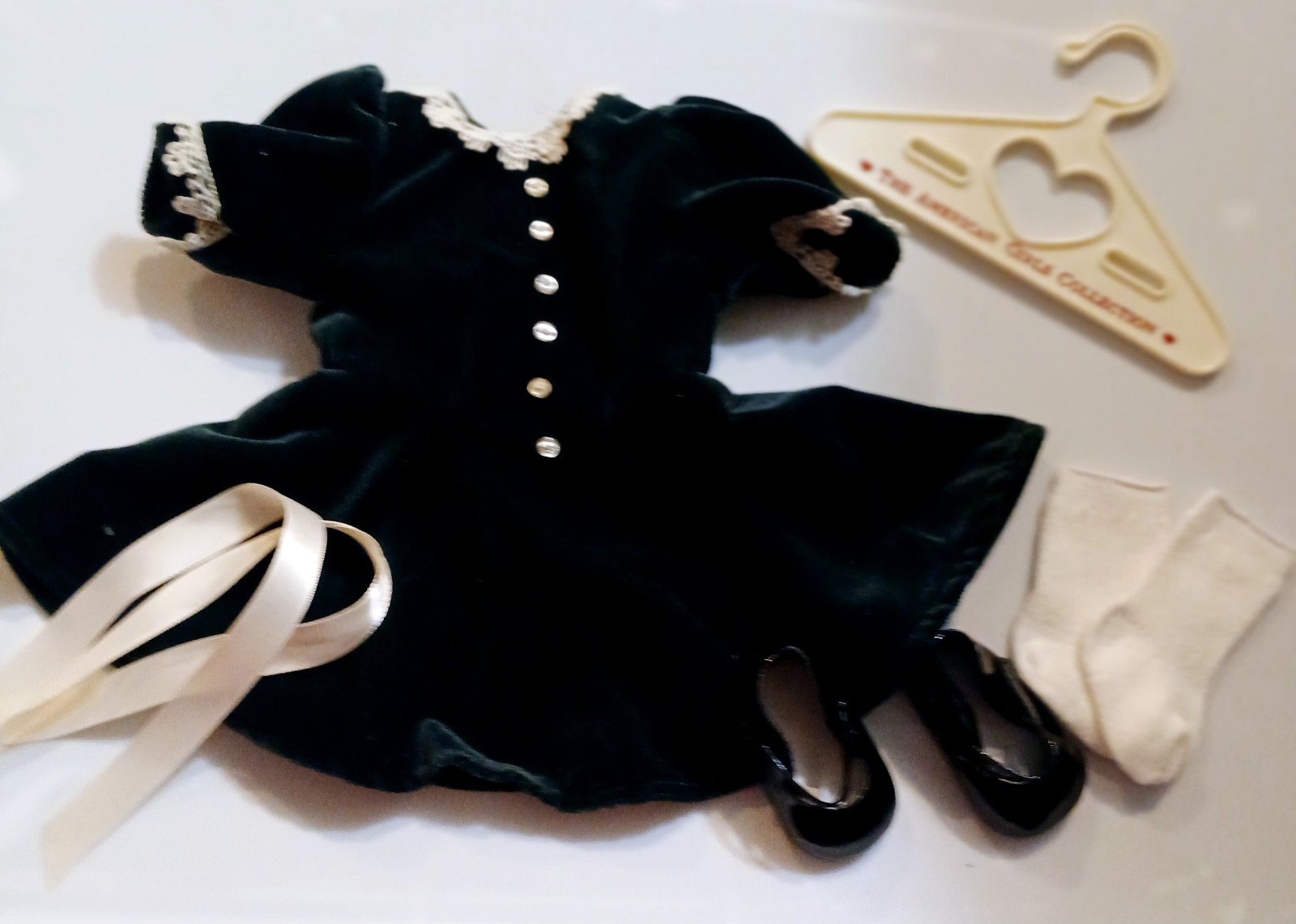 AG GREEN VELVET HOLIDAY OUTFIT