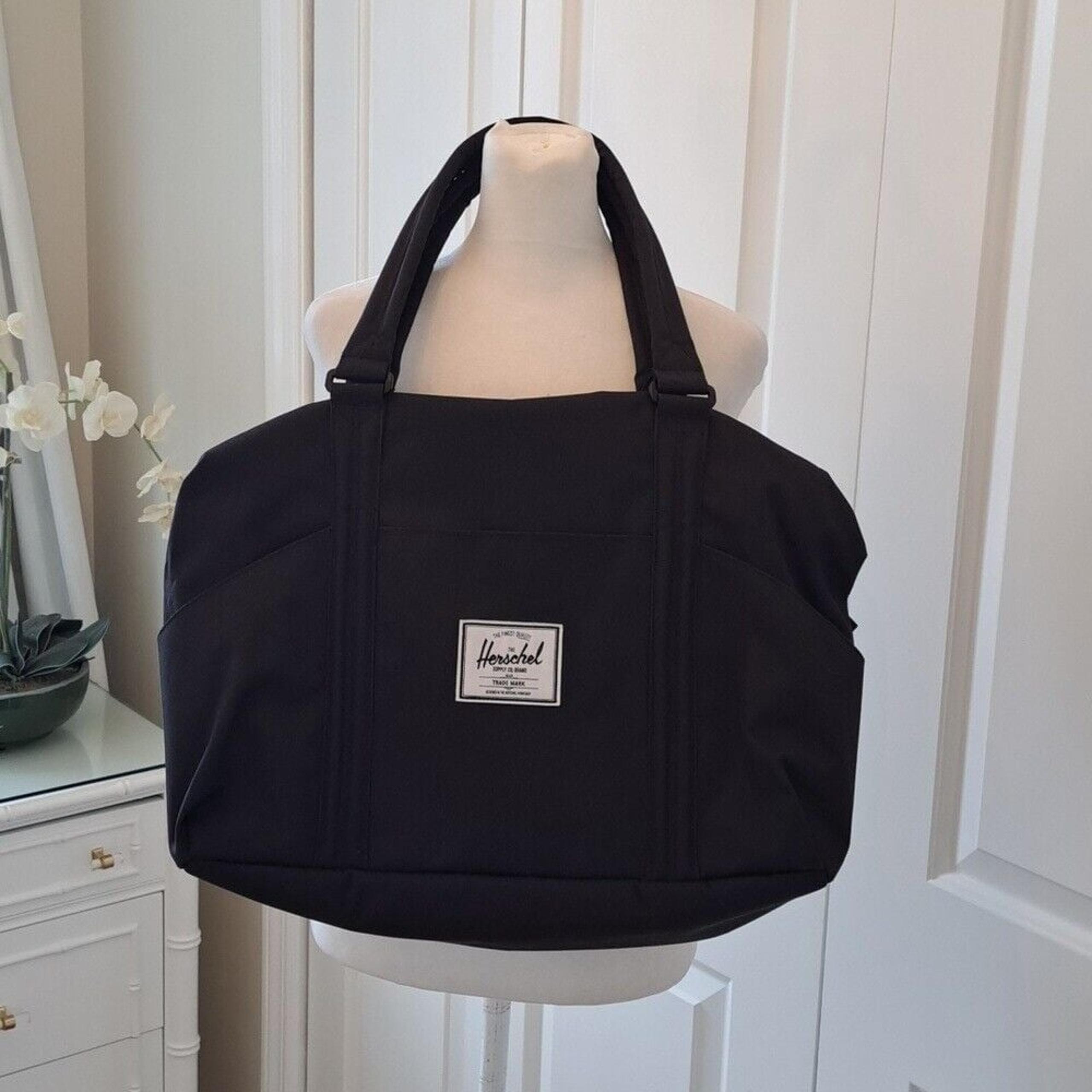 NWOT Herschel Unisex Black Nylon Strand Duffle/Overnight/Travel Tote Bag  Logo