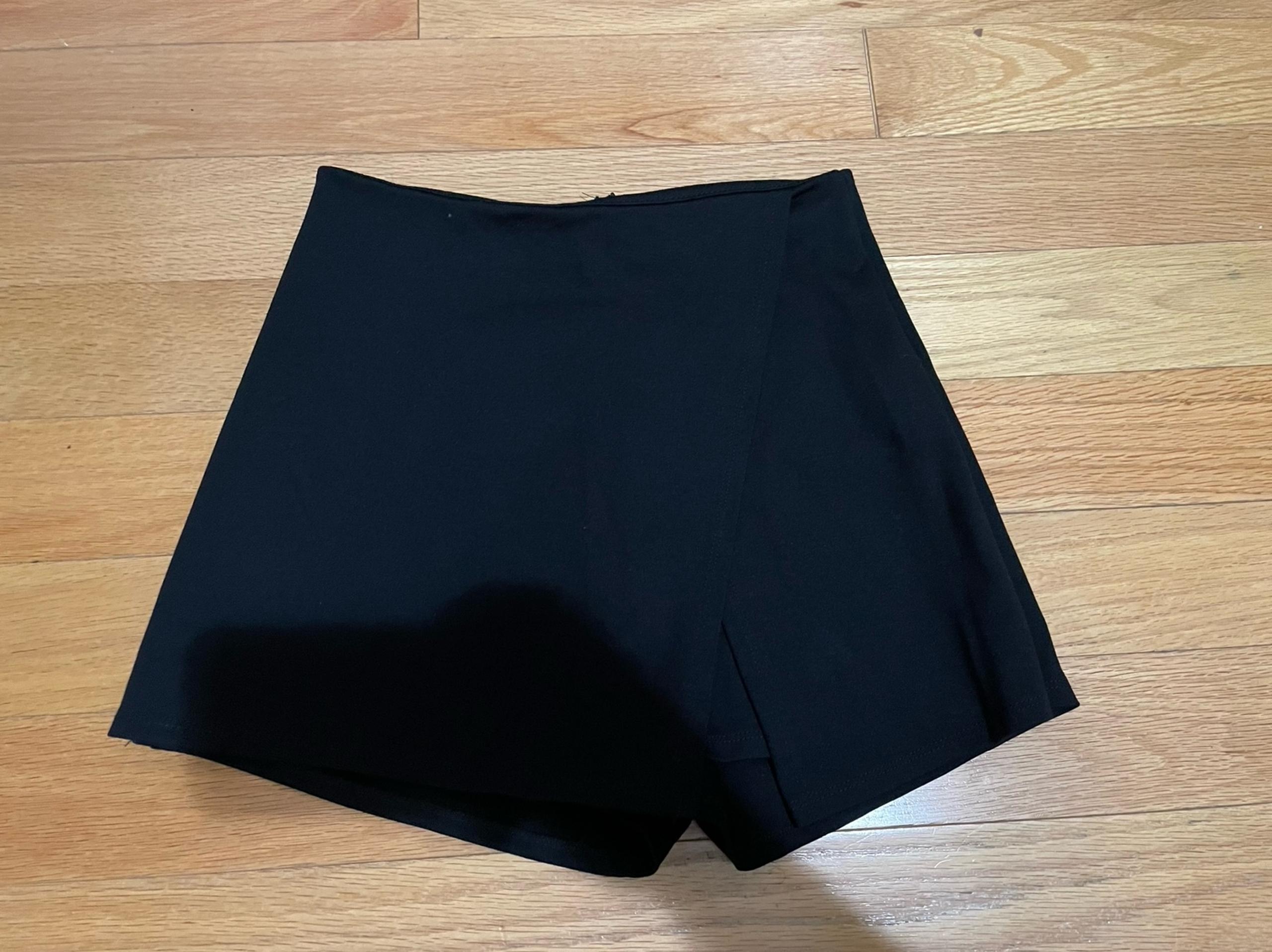 New Lulus Black Women mini skirt sz S Small