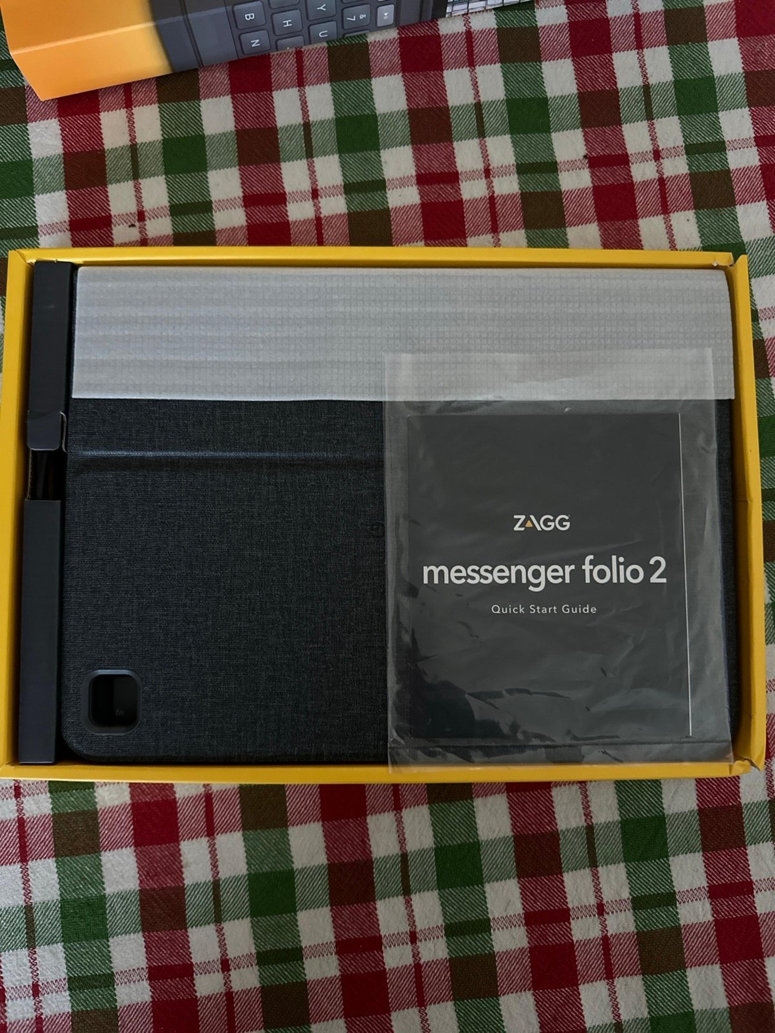 ZAGG Messenger Folio 2 for Apple IPad Laptop Style