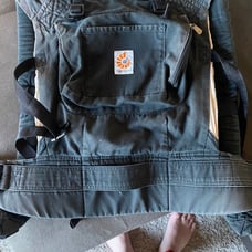 ergo baby carrier w/newborn insert