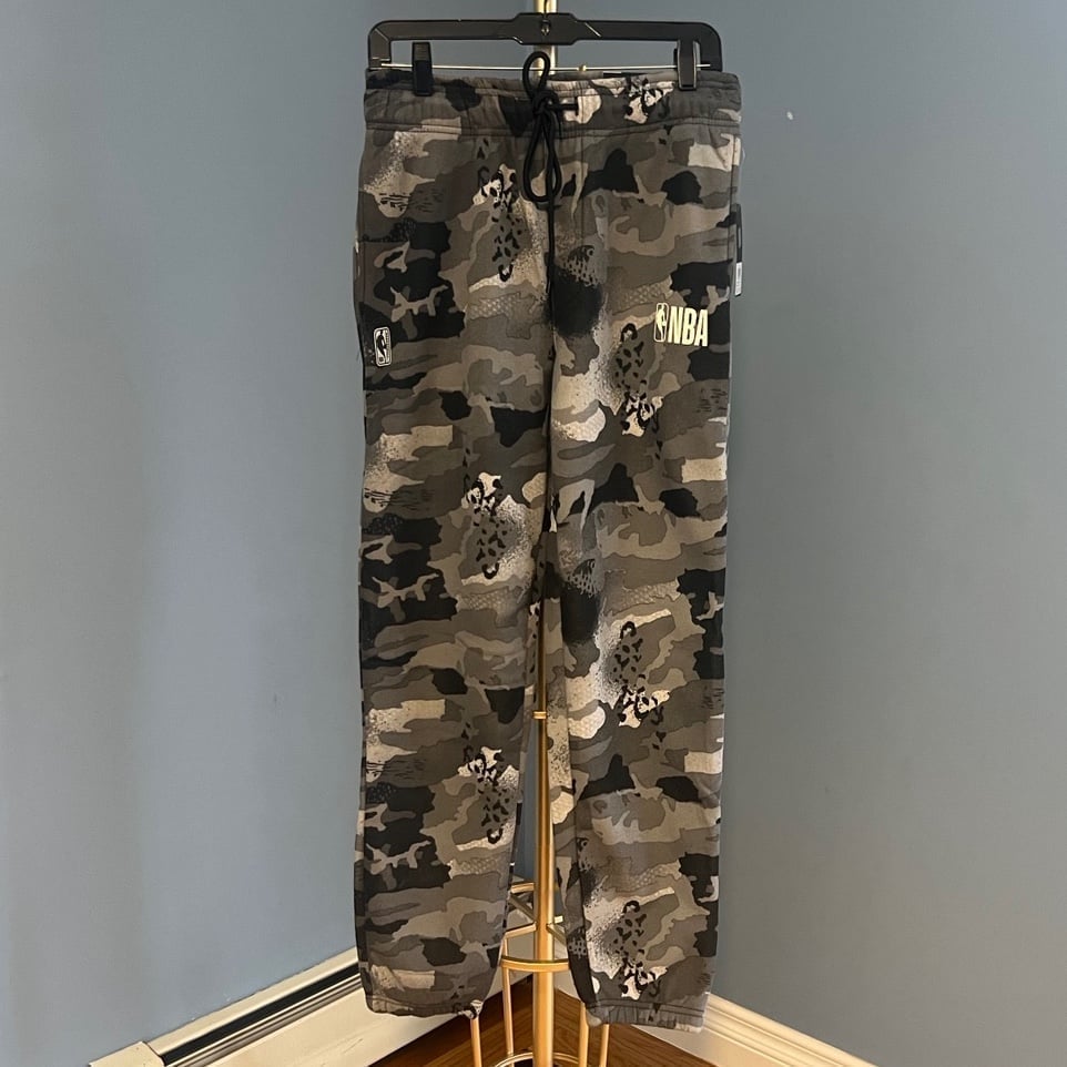 ❤️NBA Men's Camo Joggers - Medium