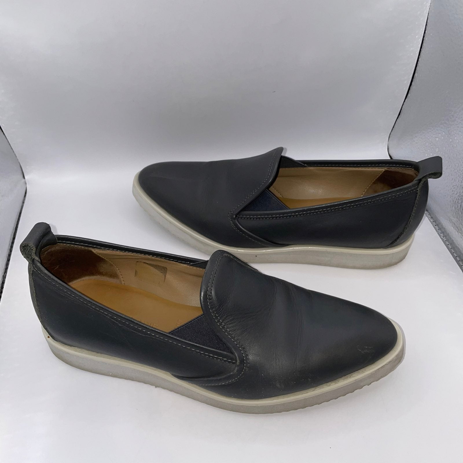 Everlane Gray leather Pointy Toe Street Shoes