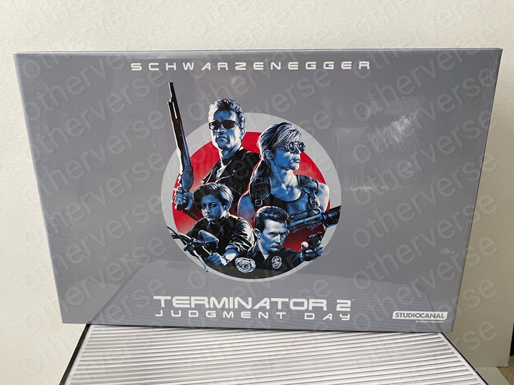 Terminator 2 Judgement Day Blu-Ray 4K UHD 30th Anniversary Endo Skull Statue UK