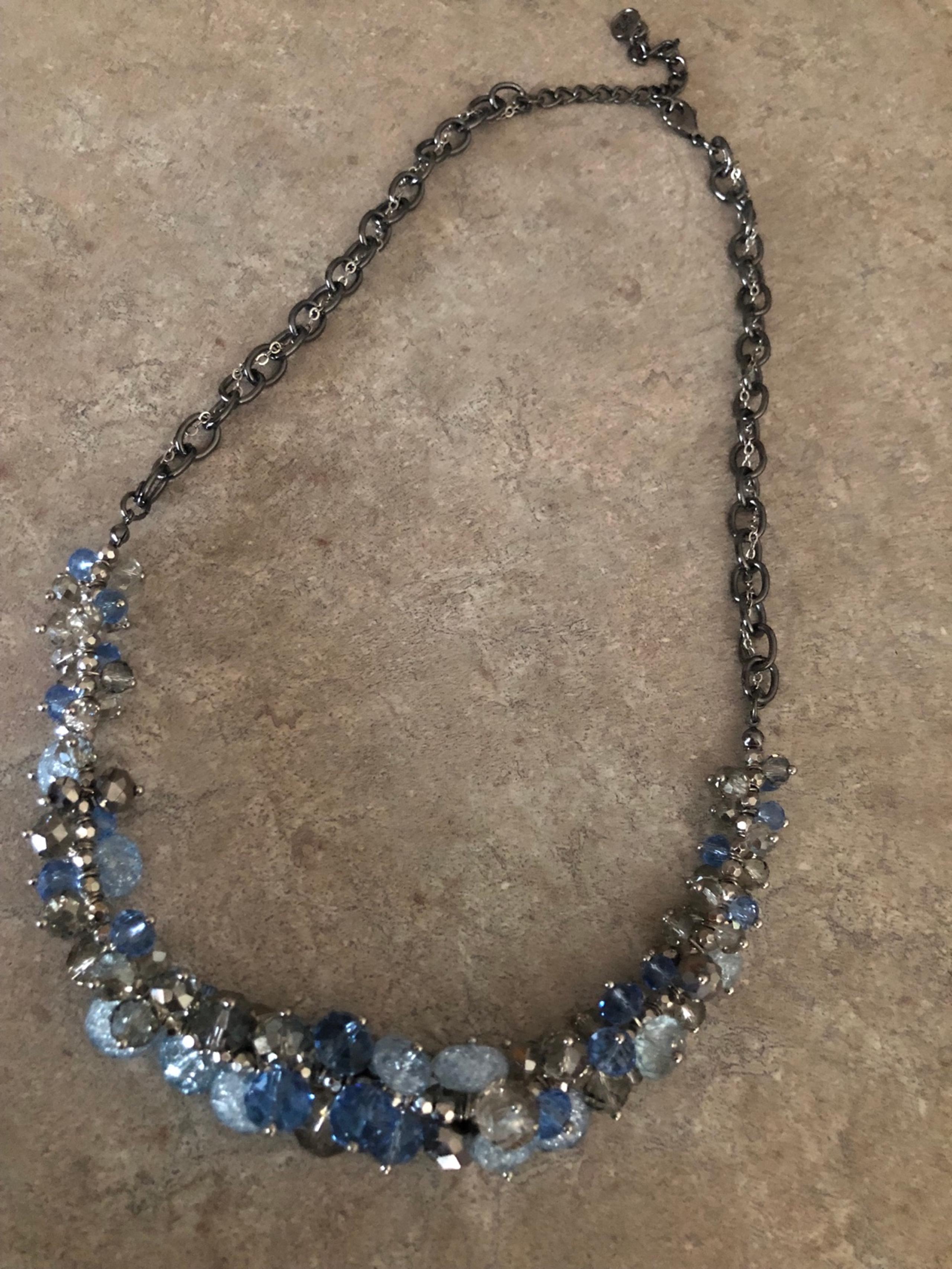 Simply Vera Wang Beaded Blue Cluster Necklace EUC!