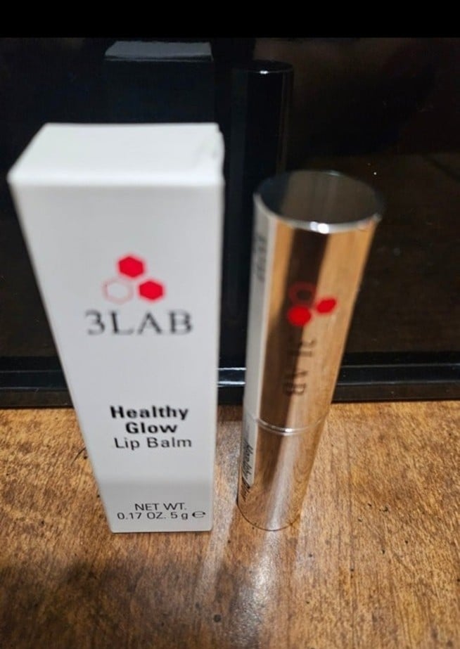 3 LAB HEALTHY GLOW LIP BALM 5gr New In box