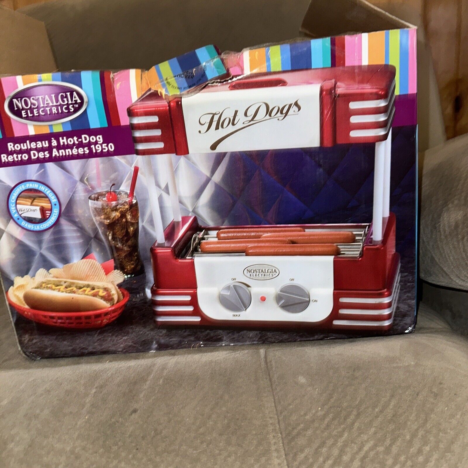 NOSTALGIA ELECTRICS HOT DOG ROLLER CLEAN GRILL MODEL RHD800 & BUN WARMER