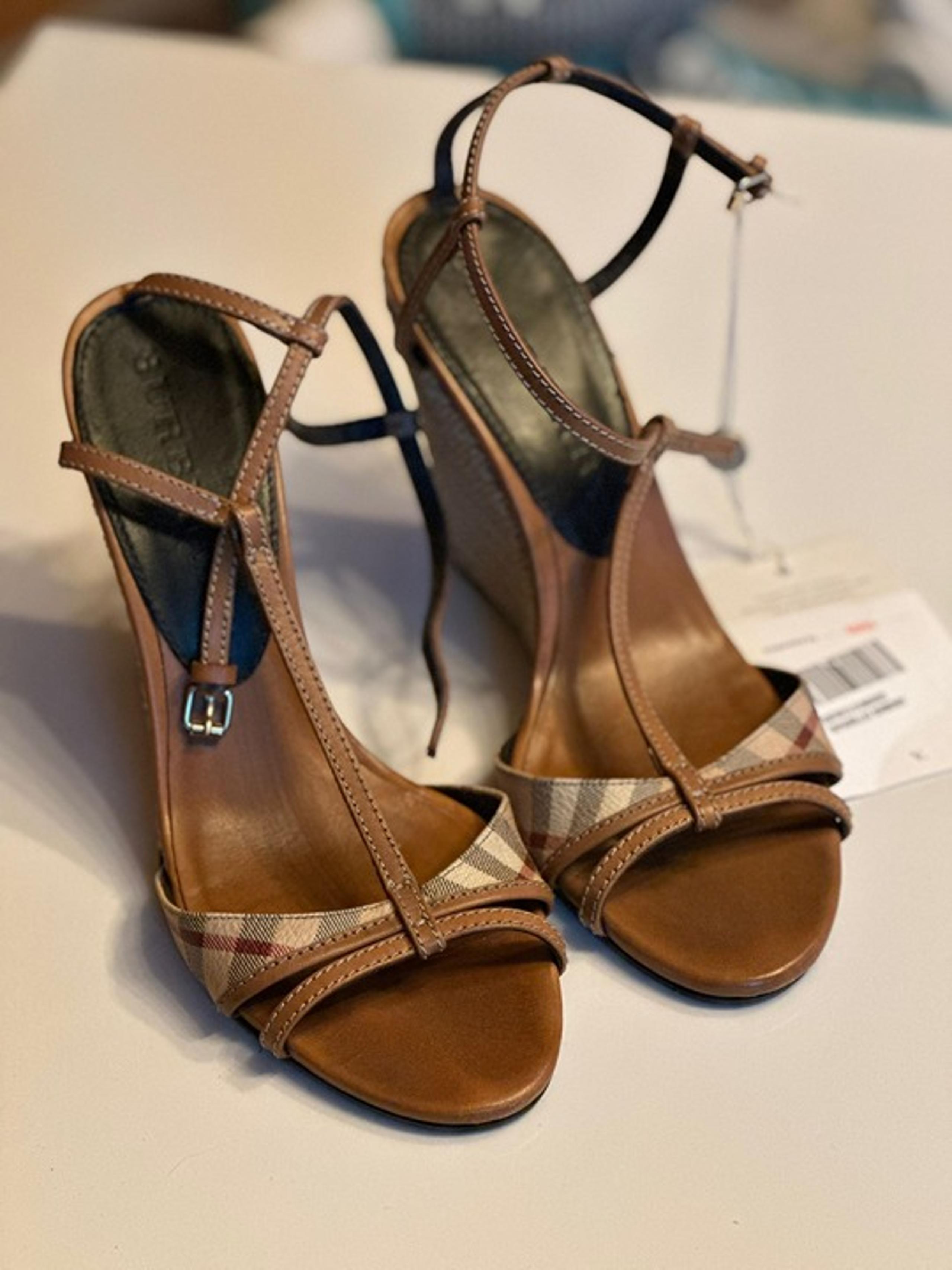 Burberry Leather espadrilles