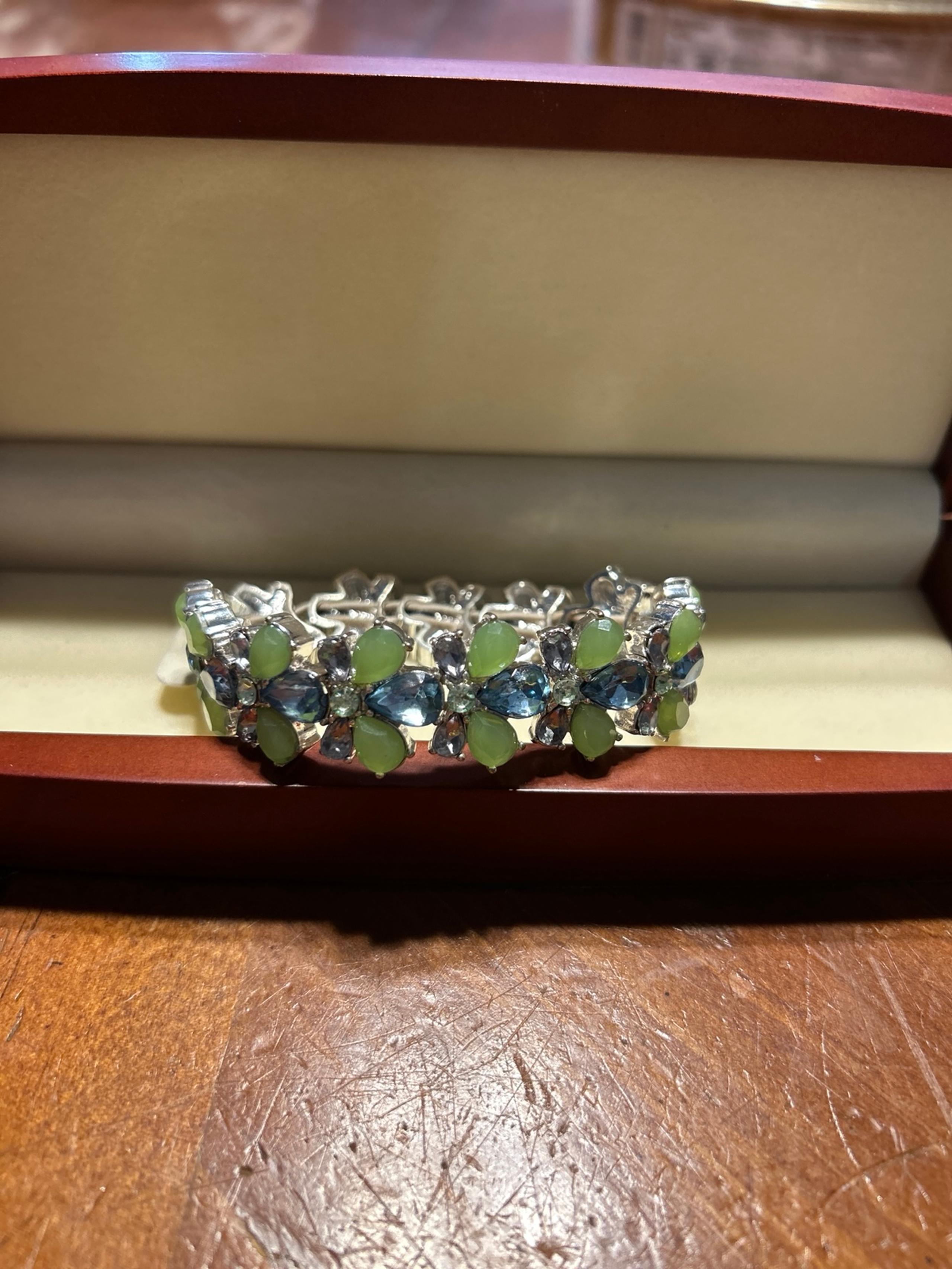 Nine west stretching bracelet