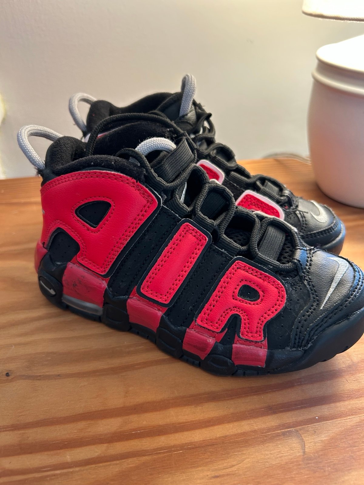 Nike Air More Uptempo kid’s high top basketball shoes sneakers size 12