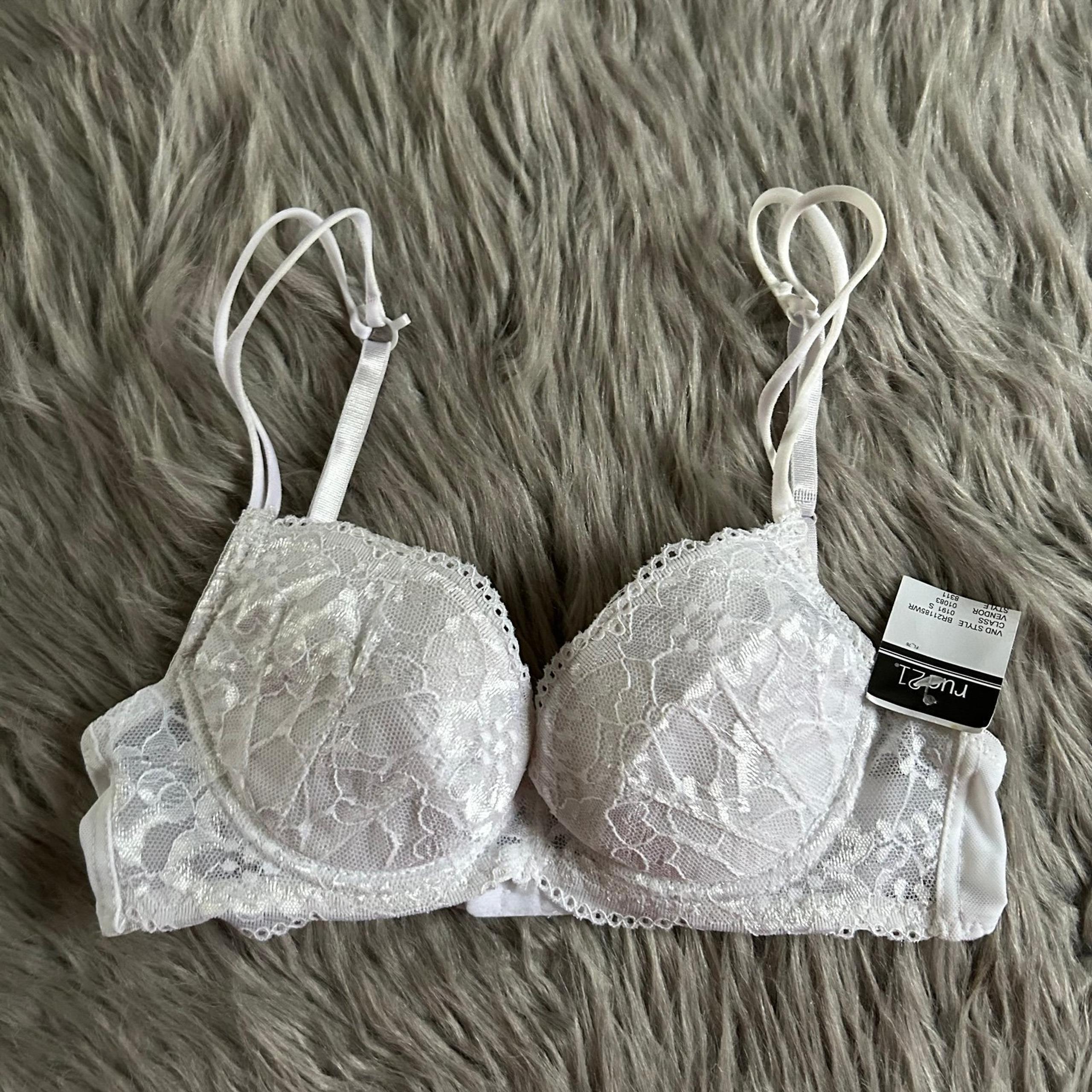 Tarea By Rue21 Lightly Lined Bra Womens Size 32A White Floral Lace Underwire