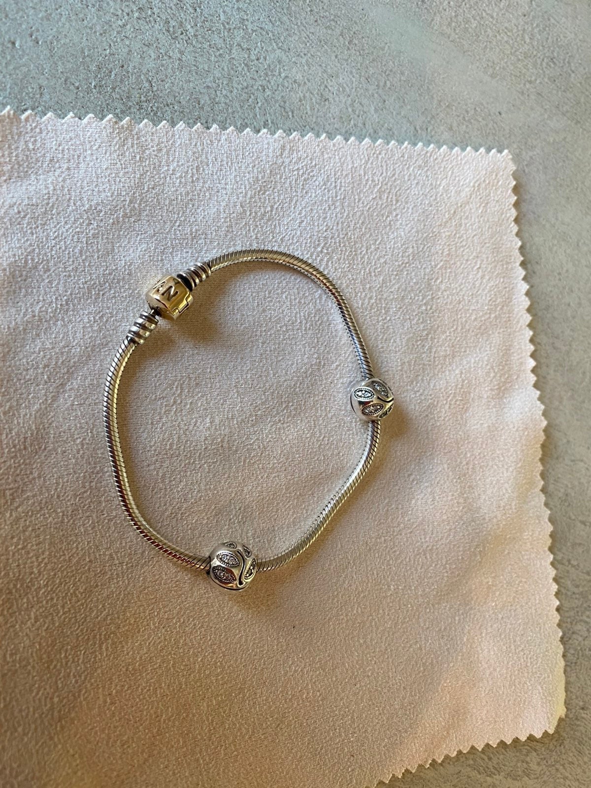 PANDORA Moments charm bracelet- With 14k Gold Clasp