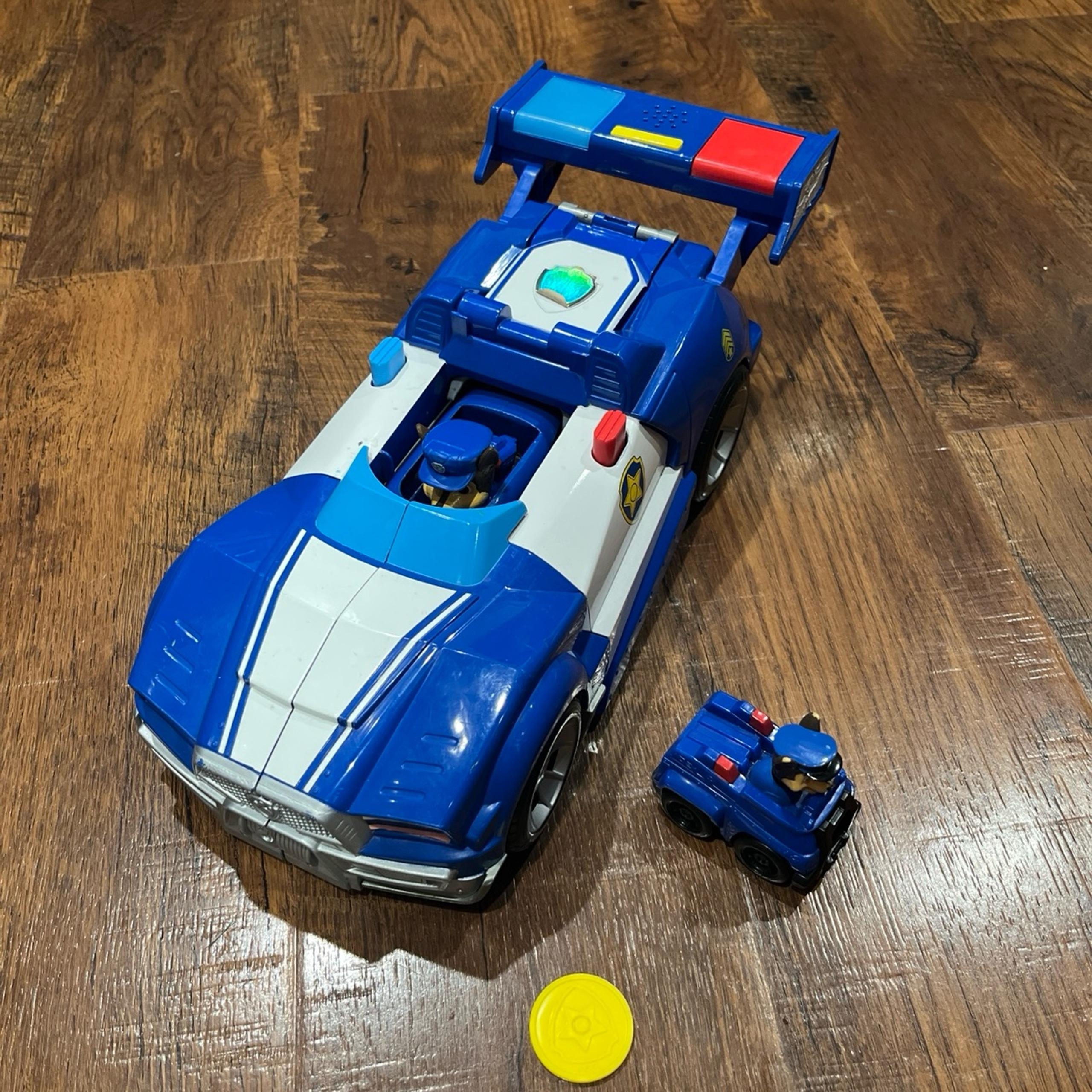 PAW Patrol Chase 2-in-1 Transforming Movie City Cruiser with Motorcycle n racer