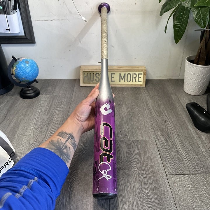 Demarini Cat Osterman DX1 Alloy Fastpitch Softball Bat 28” 17 oz -11 Model CTF9