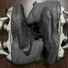 Black Jordan custom skates