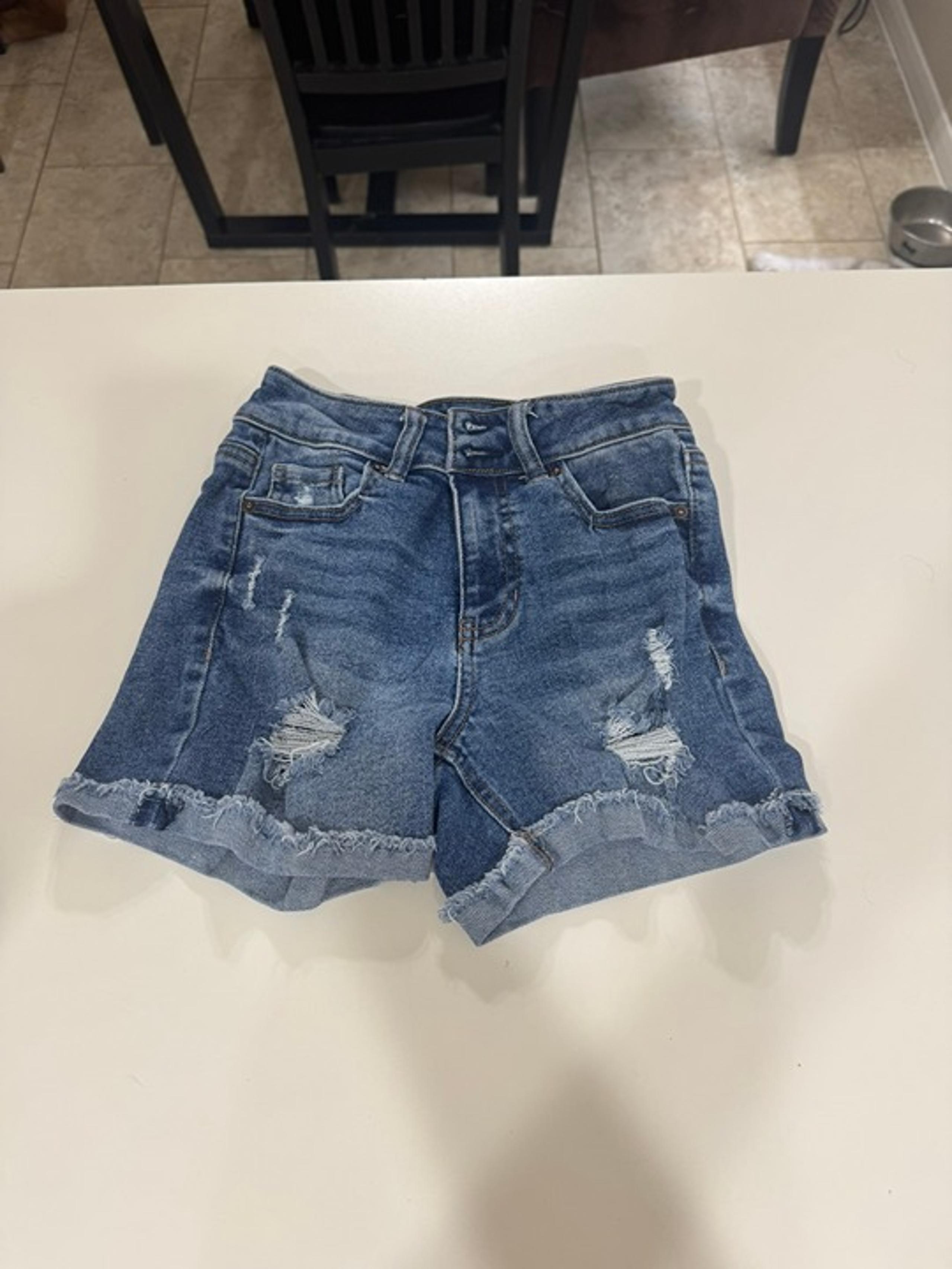 Vanilla Star Jean shorts JUNIOR size 3