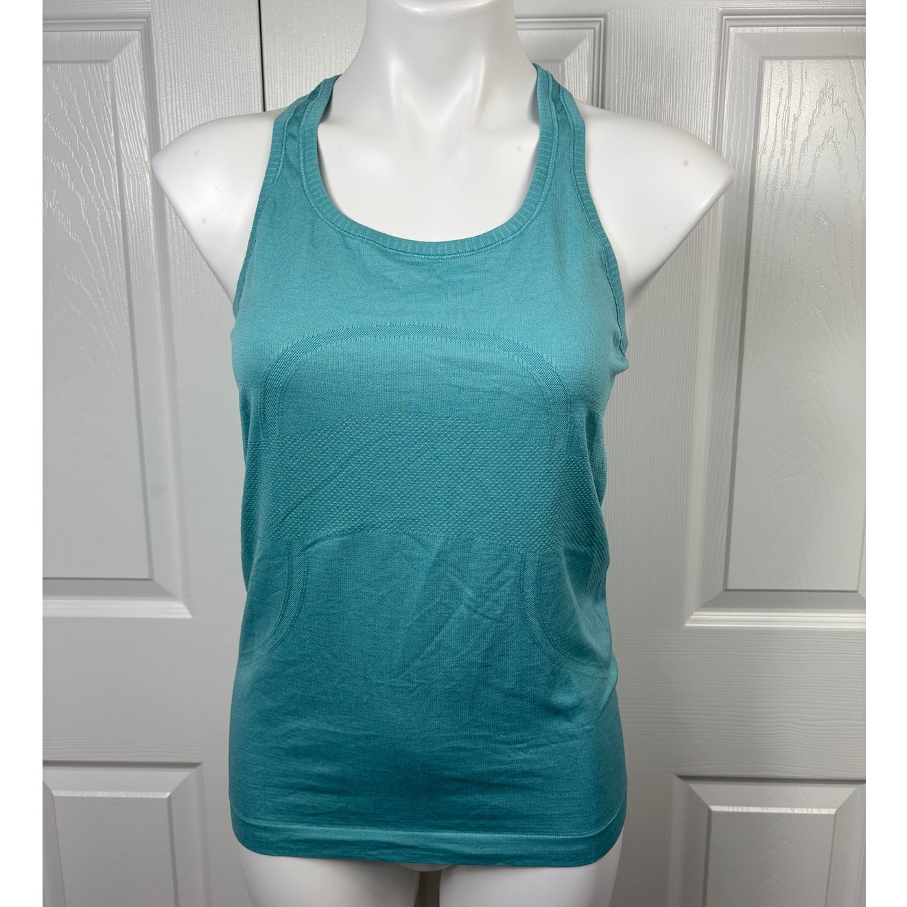 Lulullemon Women's Swiftly Tech Racerback Tank Top Blue Size 8 Yoga Running