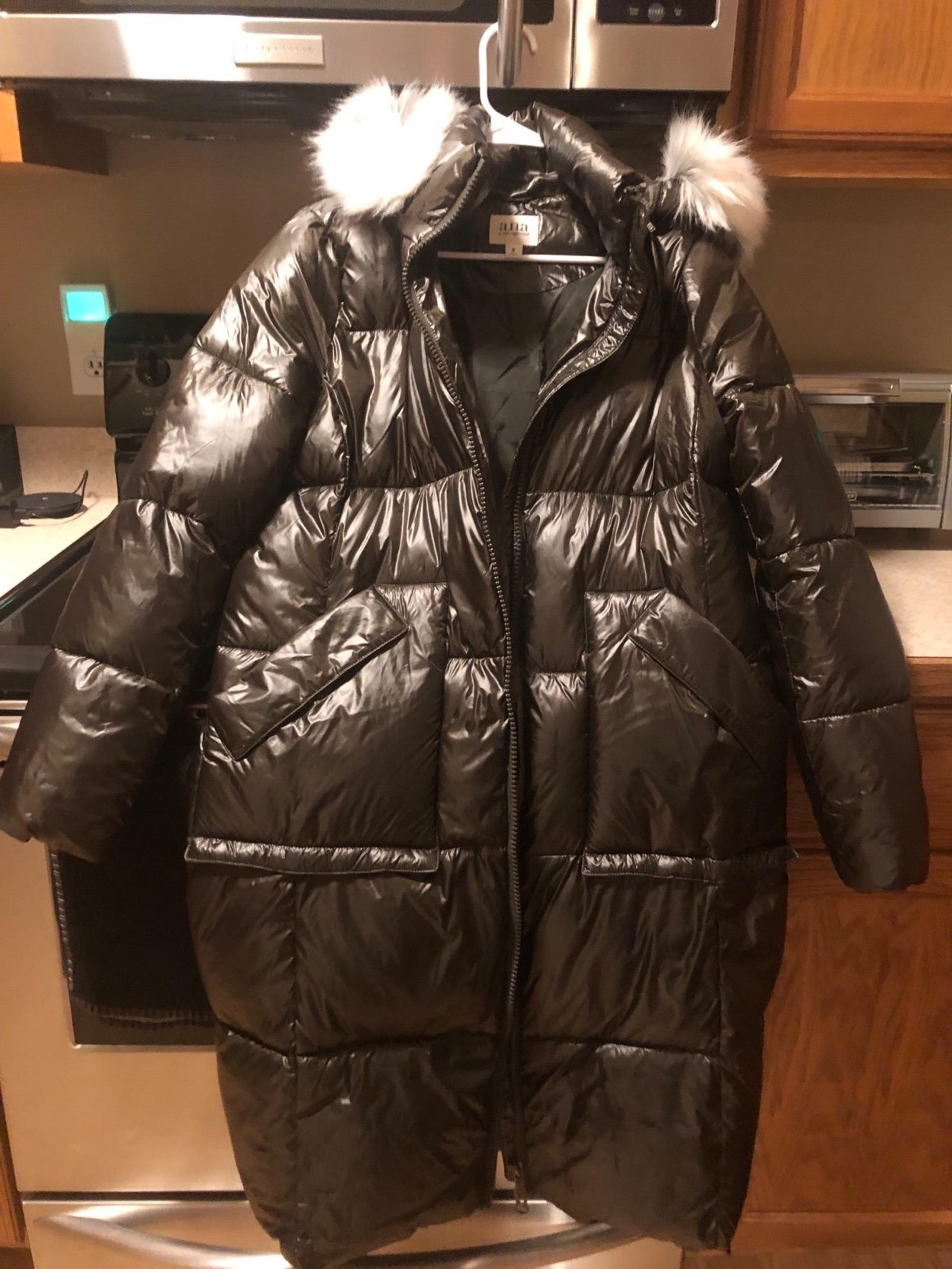 Women’s New Dark Green Puffer Coat Size Medium