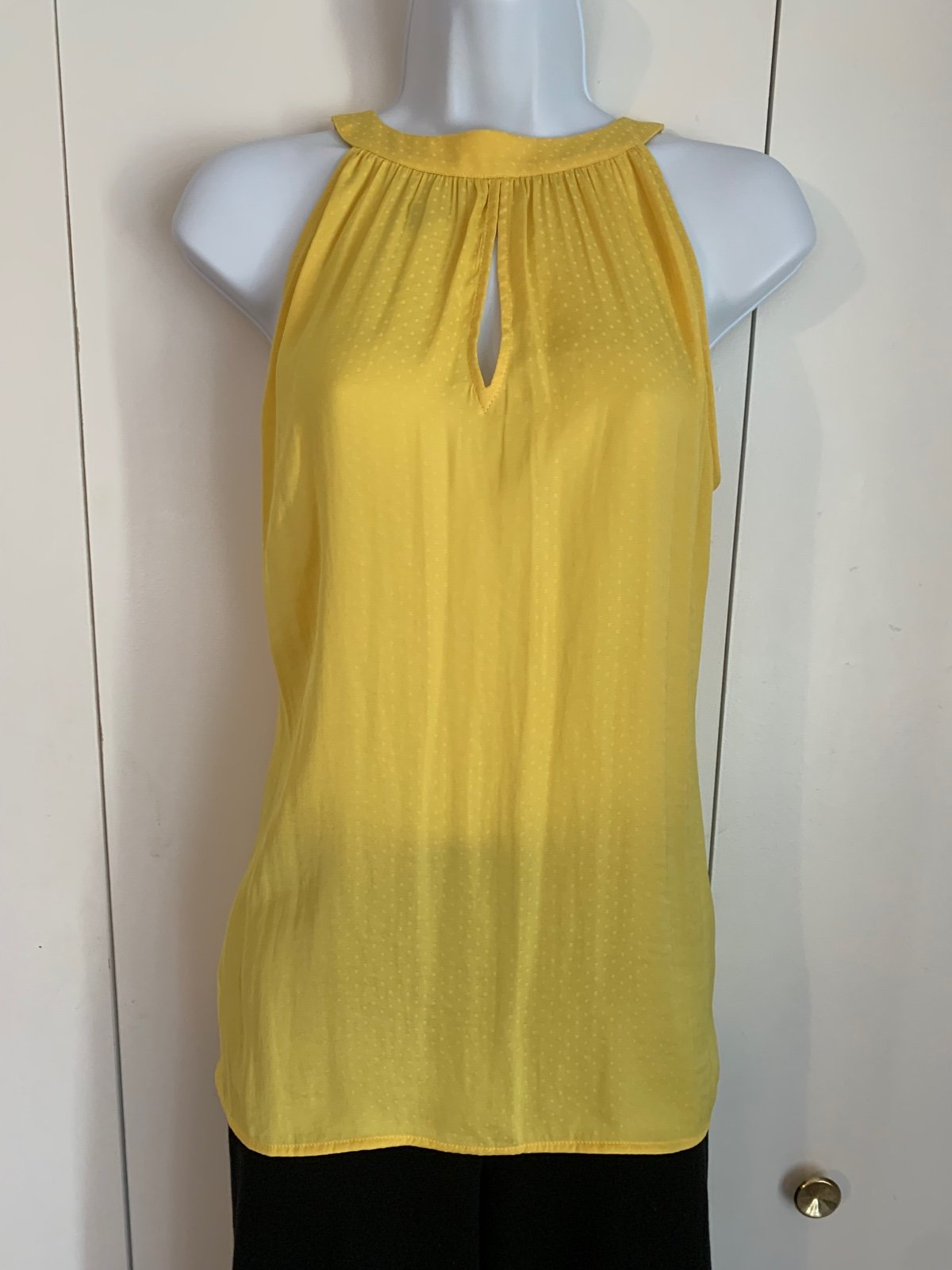 Cabi women’s yellow dot silky top size XSMALL
