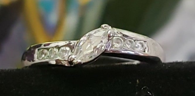 18 Karat White Gold Electroplated Swarovski Crystals Ring Size 6