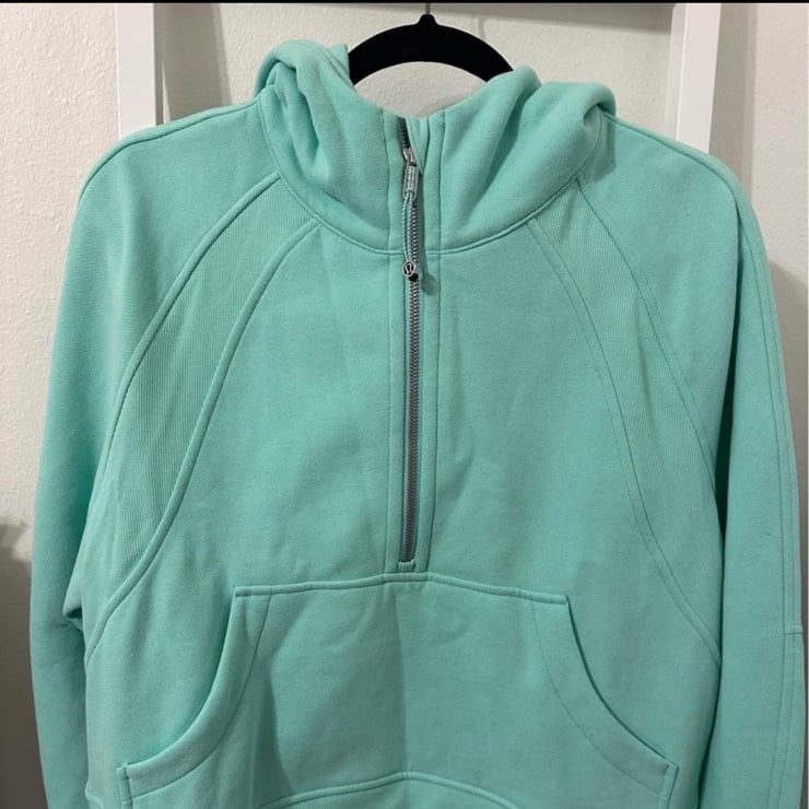 Lululemon scuba in wild mint M/L