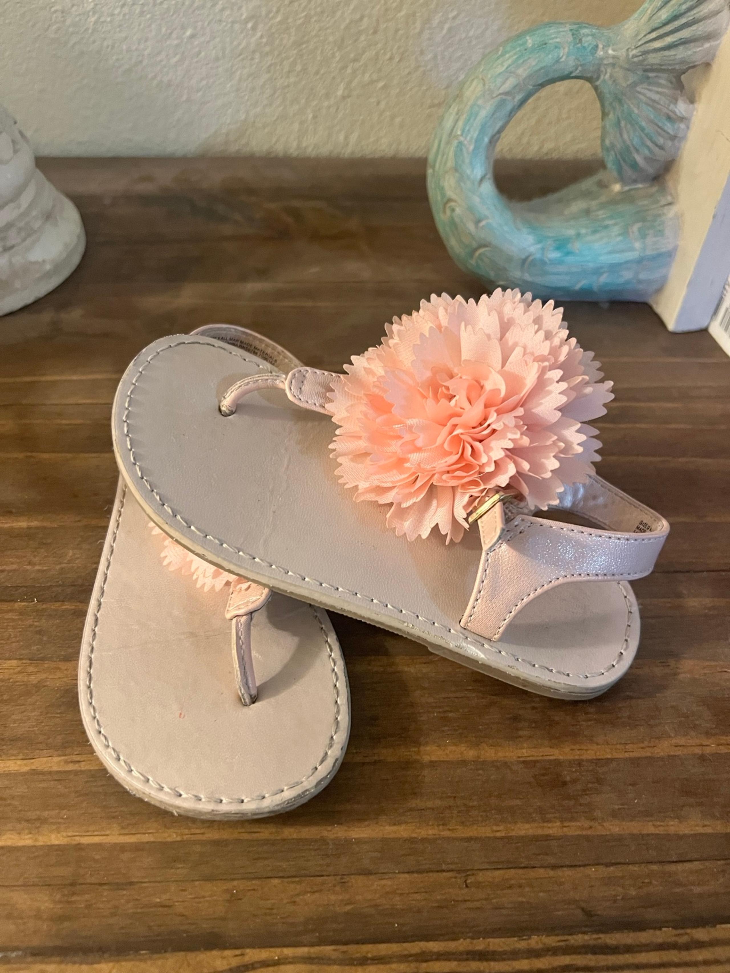 Pom sandal