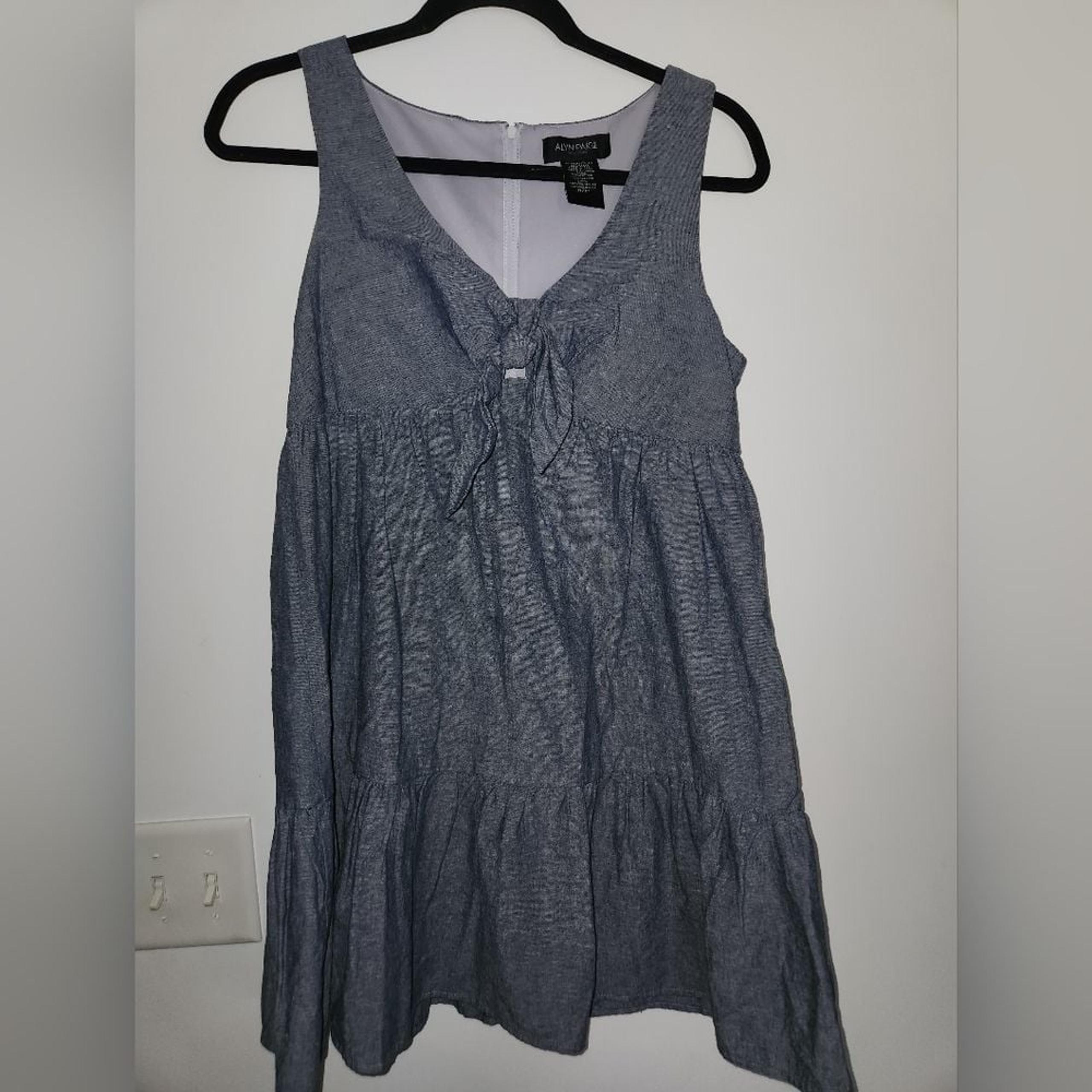 Alyn Paige Sleeveless TieFront Blue Chambray Dress Size 9/10