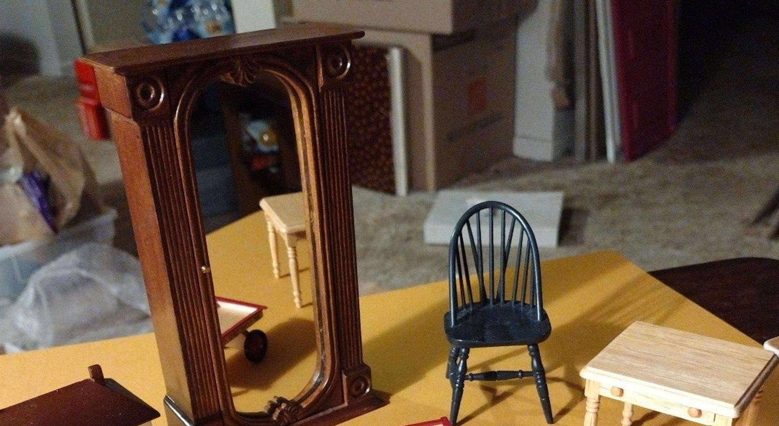 Dollhouse furniture