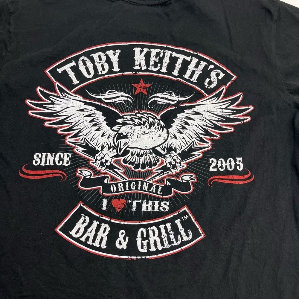 Toby Keith's I Love This Bar & Grill Unisex Size Medium Black Short Sleeve Shirt