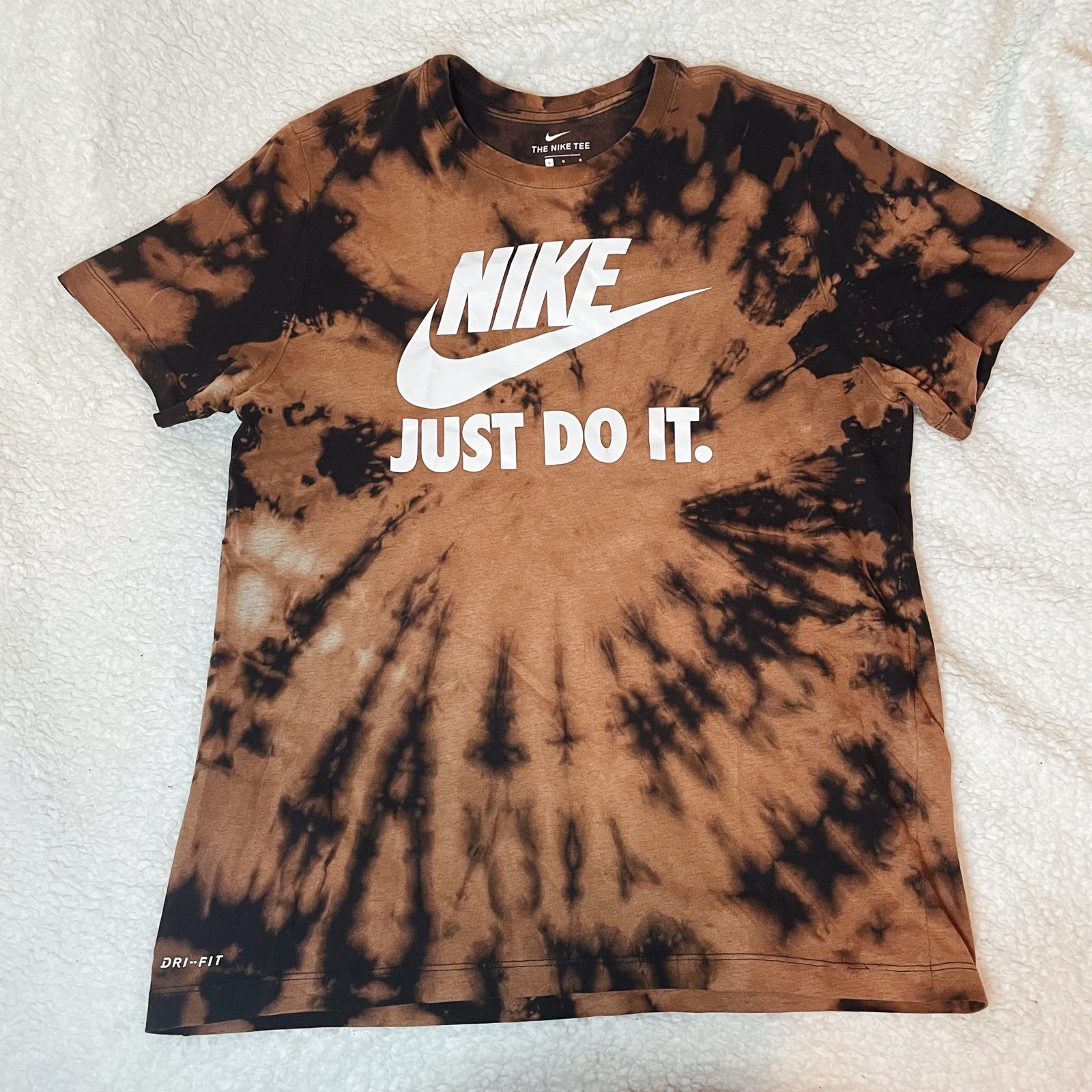 Nike tee