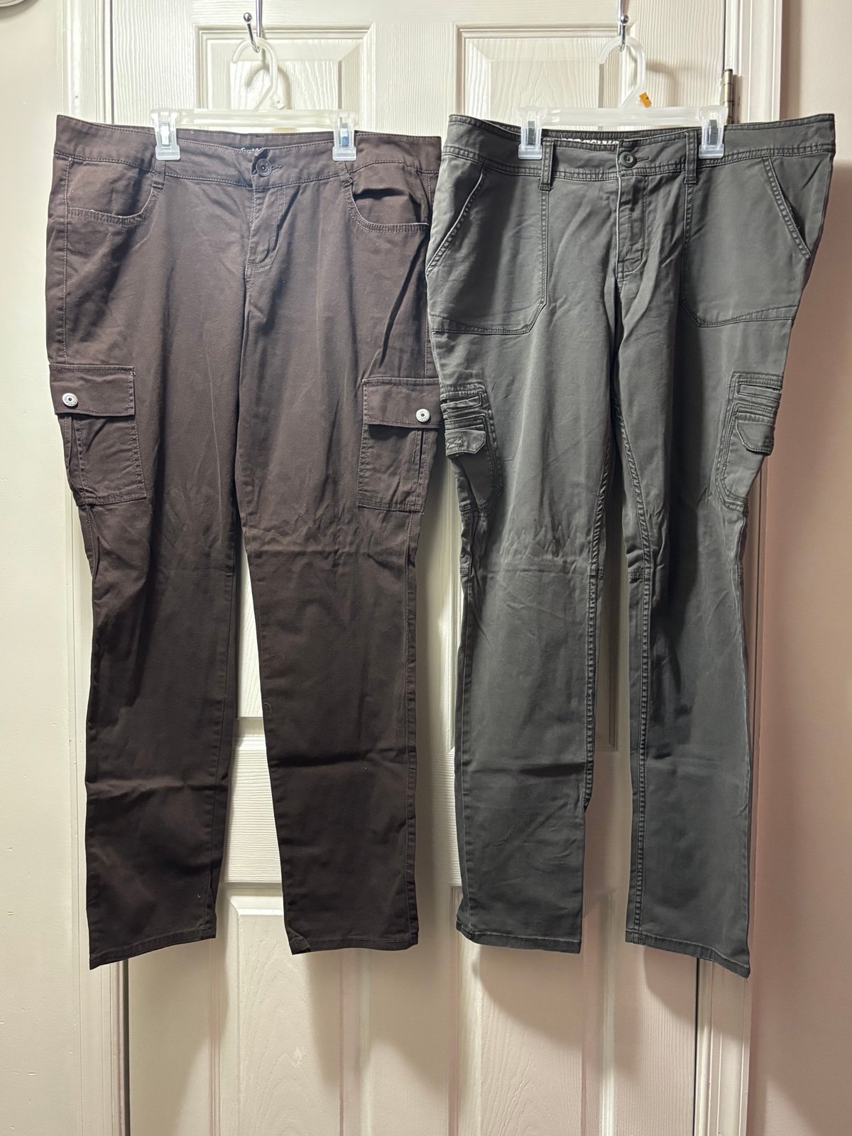LEI and Mossimo Juniors Skinny Cargo Pants - Brown and Olive Green sz 15