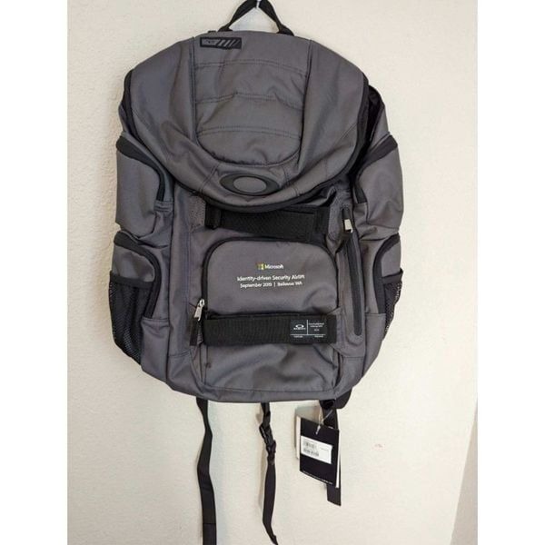 Oakley Enduro 30L 2.0 - Blackout - new backpack