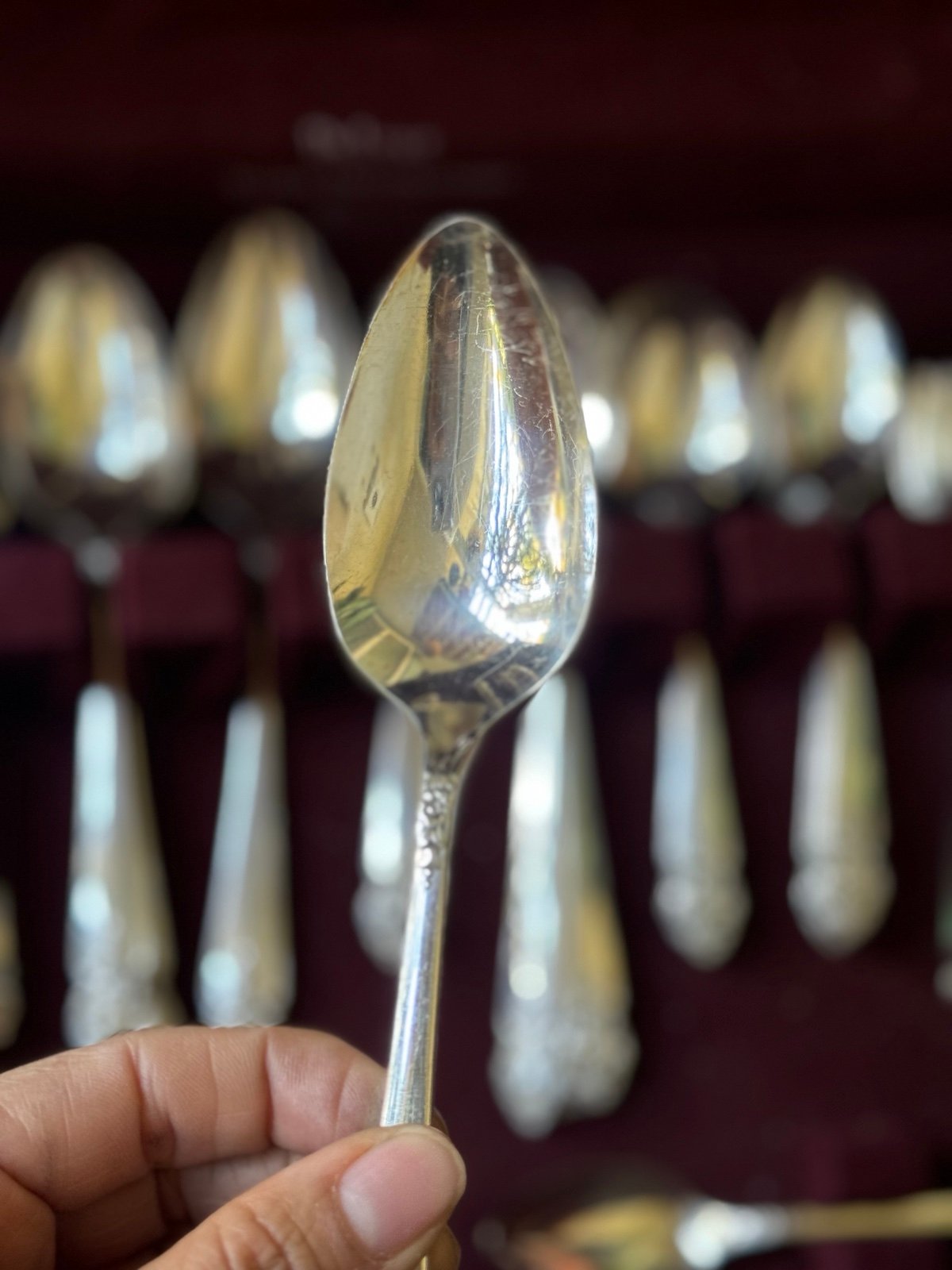 Vintage Oneida Prestige Silverplate Flatware set w/box