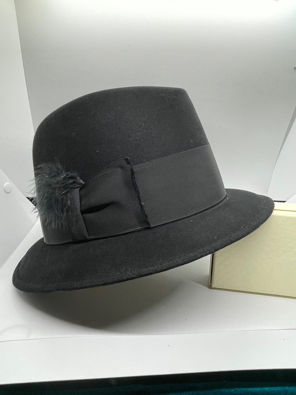 Cavanaugh mens Hat, Vintage Black Fedora Size 7 1/2.