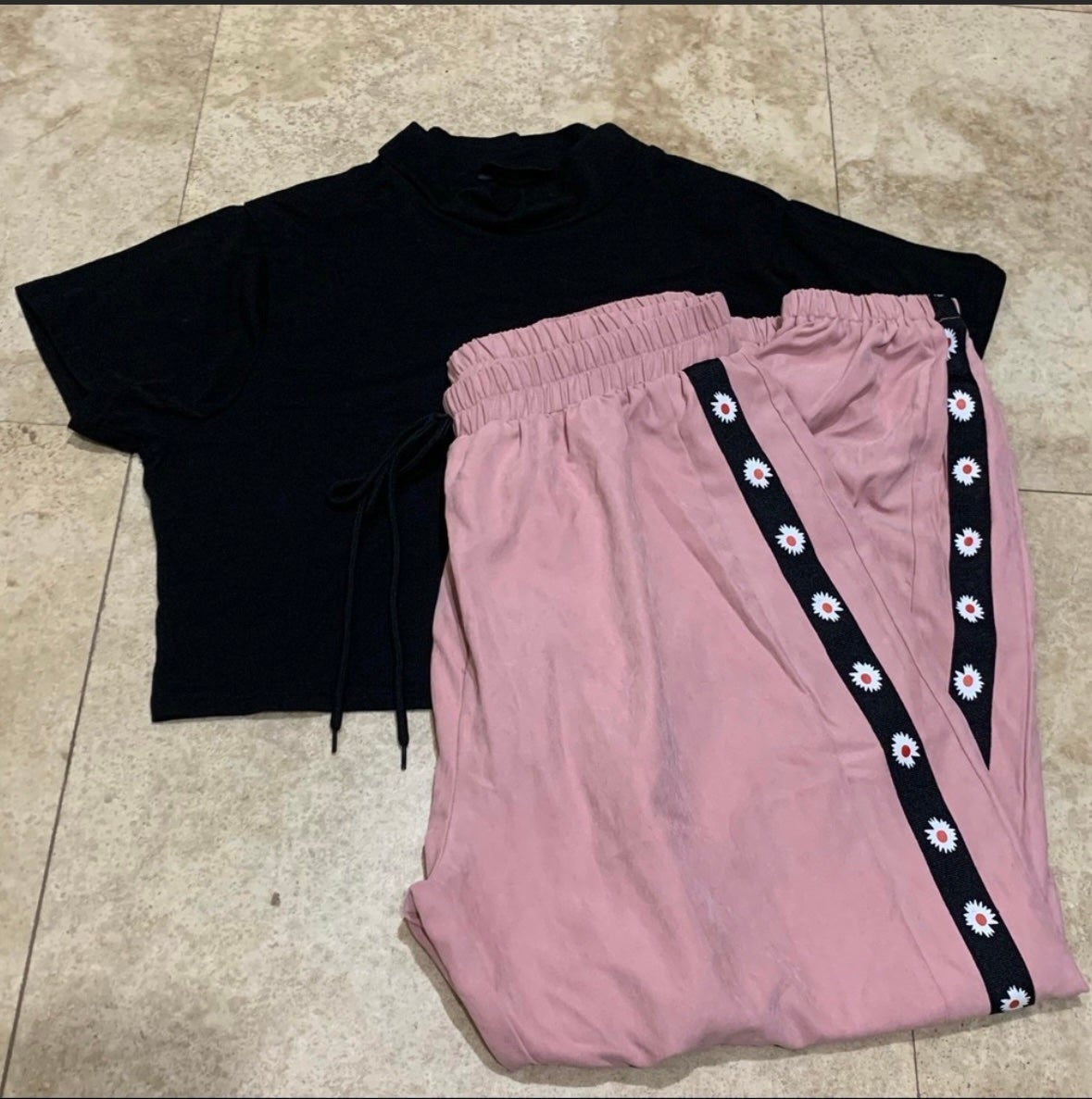 Shein Tee & Daisy Jogger Set size XL