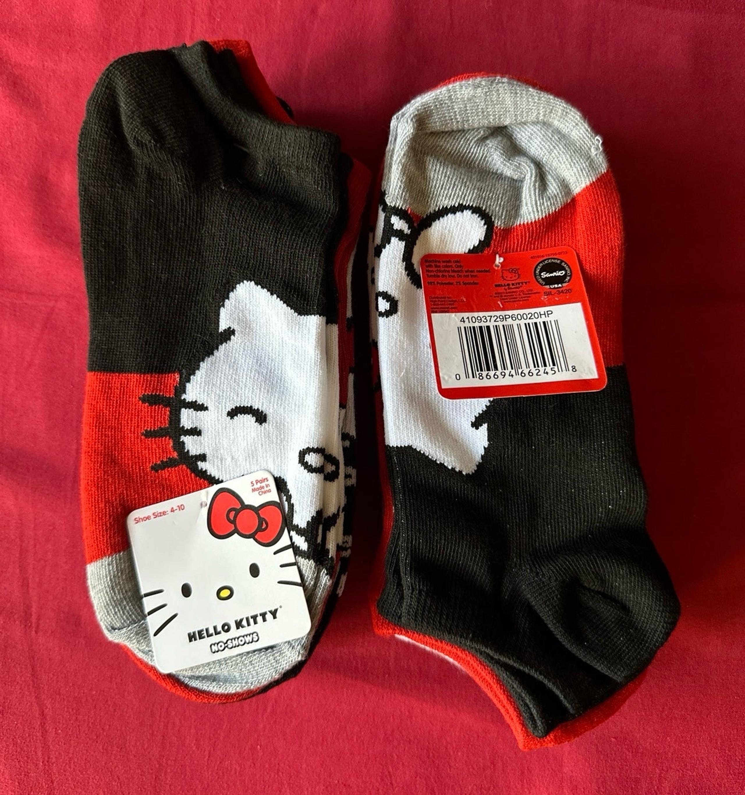 NWT HELLO KITTY 10 Pairs No-Shows Socks Fits Women 4-10 Shoe Size