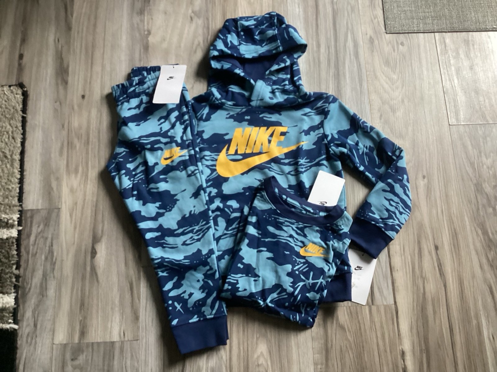 Nike Boys 3 piece outfit size 4(NWT) ~PRICE FIRM, NO OFFERS~